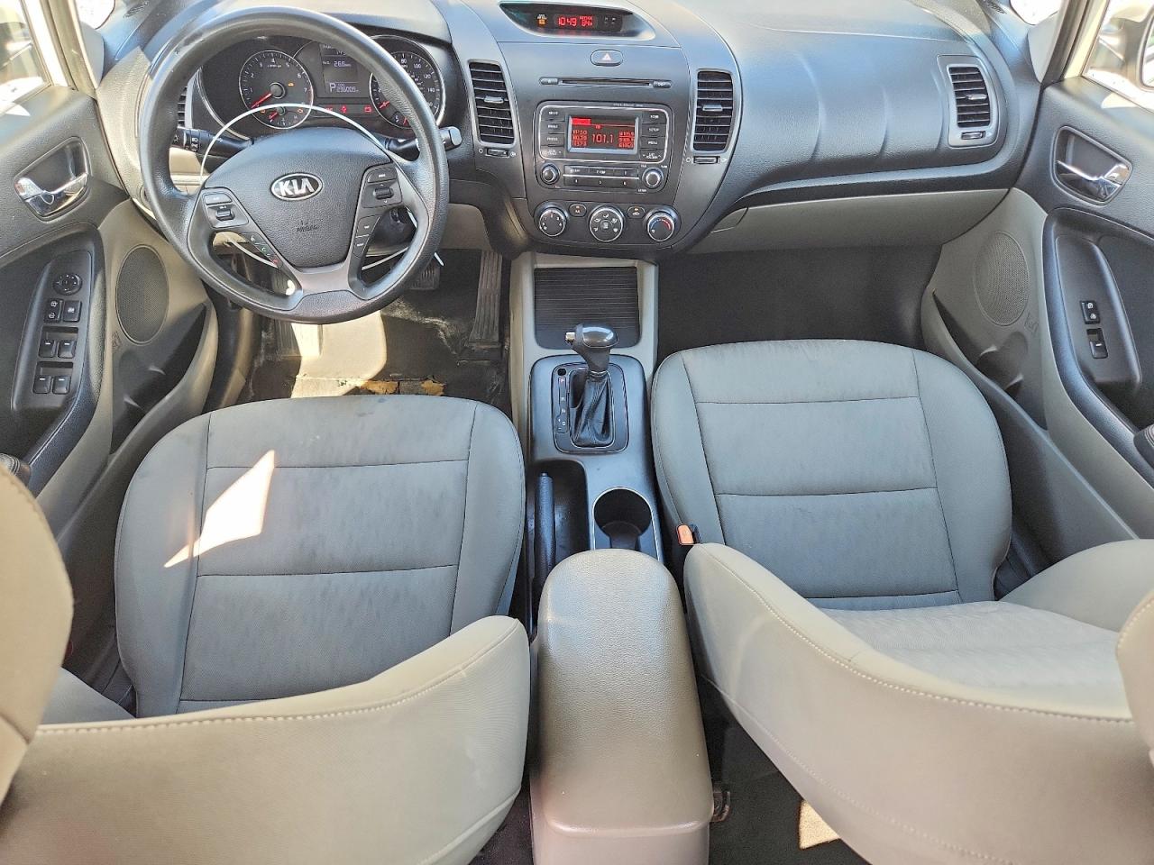 2015 Kia Forte Lx Cream vin: KNAFK4A62F5324347