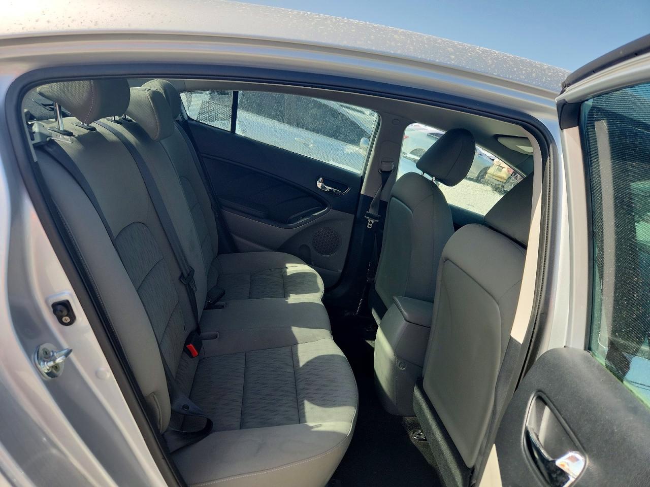 2015 Kia Forte Lx Silver vin: KNAFK4A62F5372883