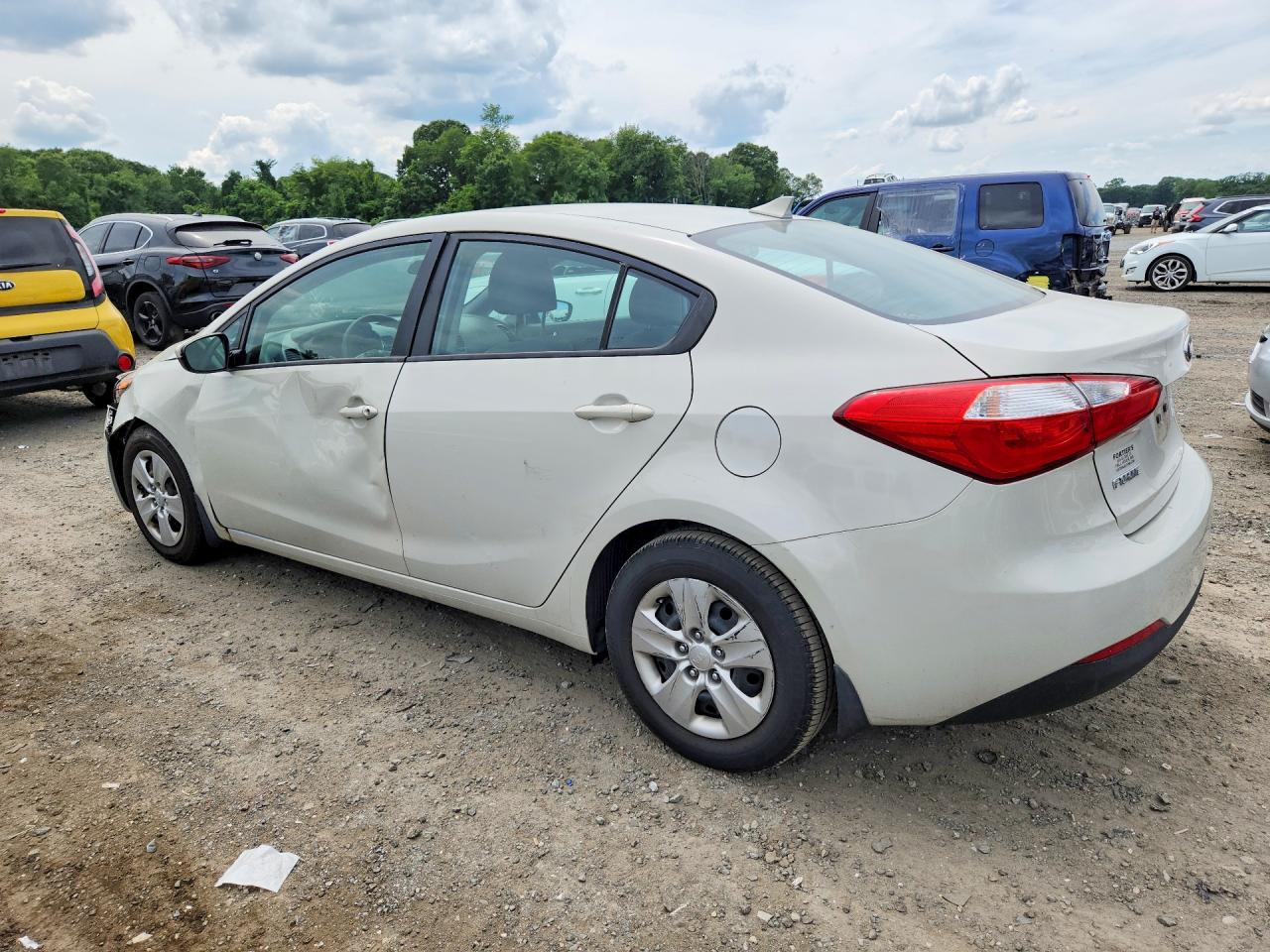 2015 Kia Forte Lx Cream vin: KNAFK4A62F5409480