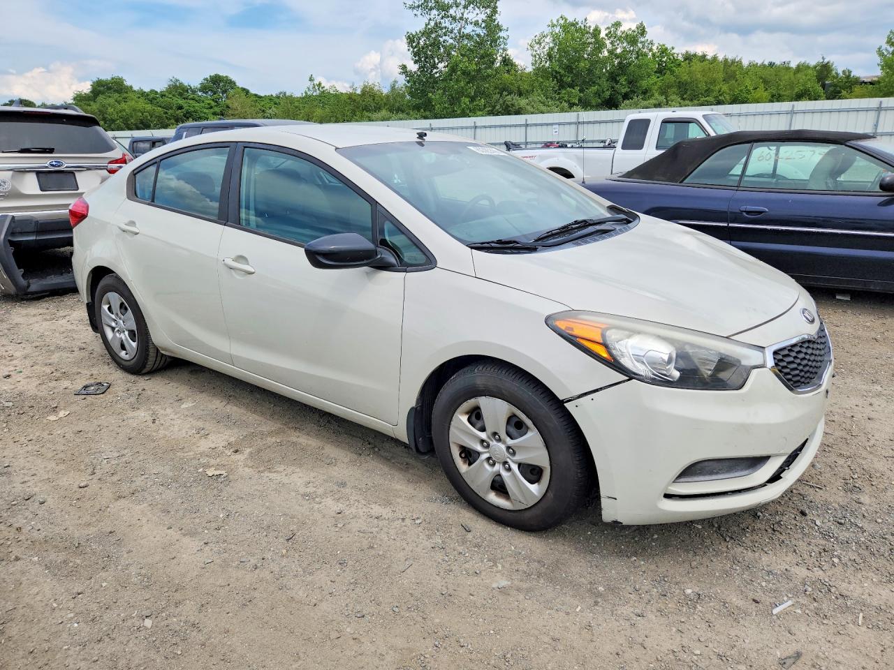 2015 Kia Forte Lx Cream vin: KNAFK4A62F5409480