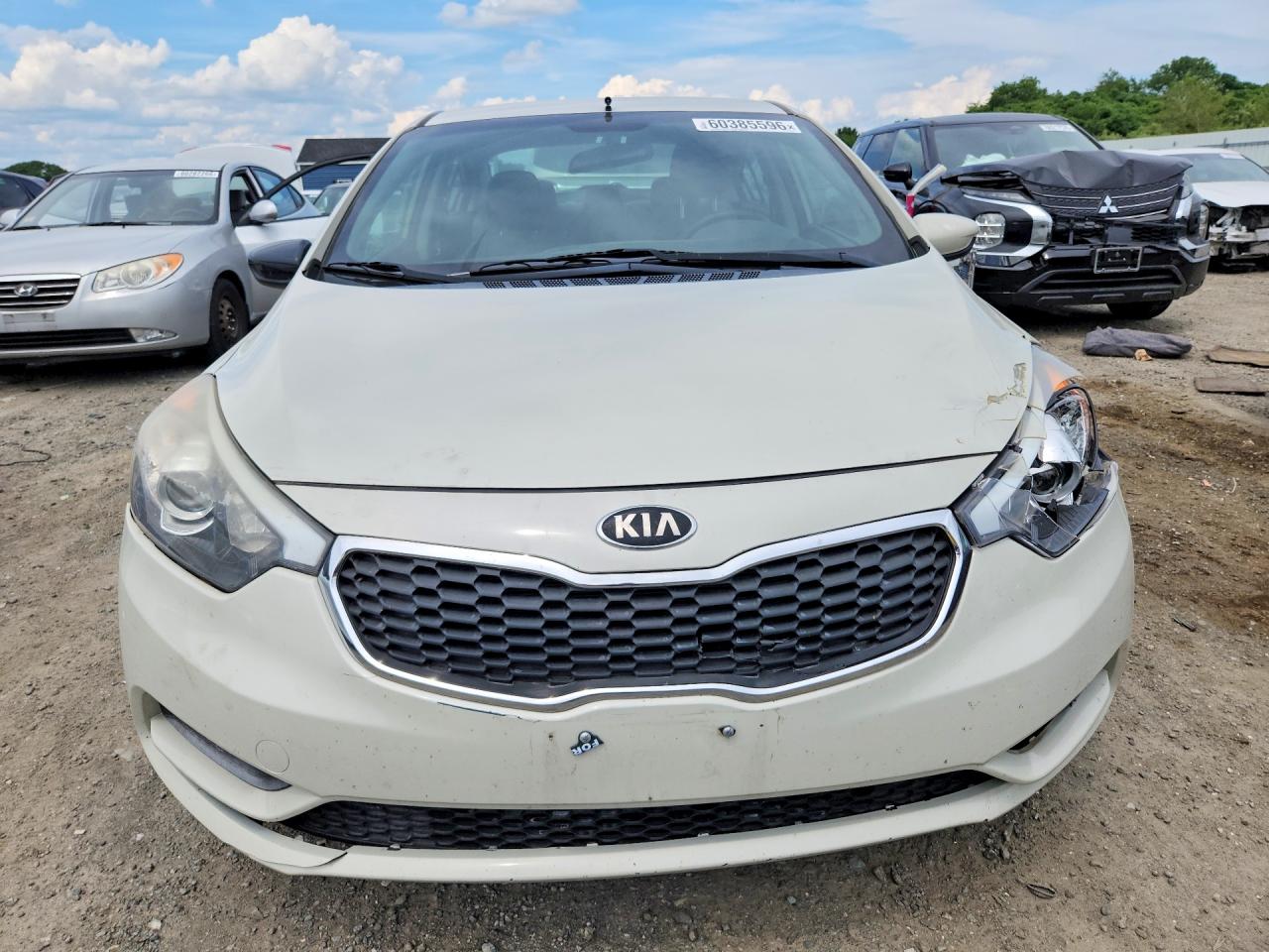 2015 Kia Forte Lx Cream vin: KNAFK4A62F5409480