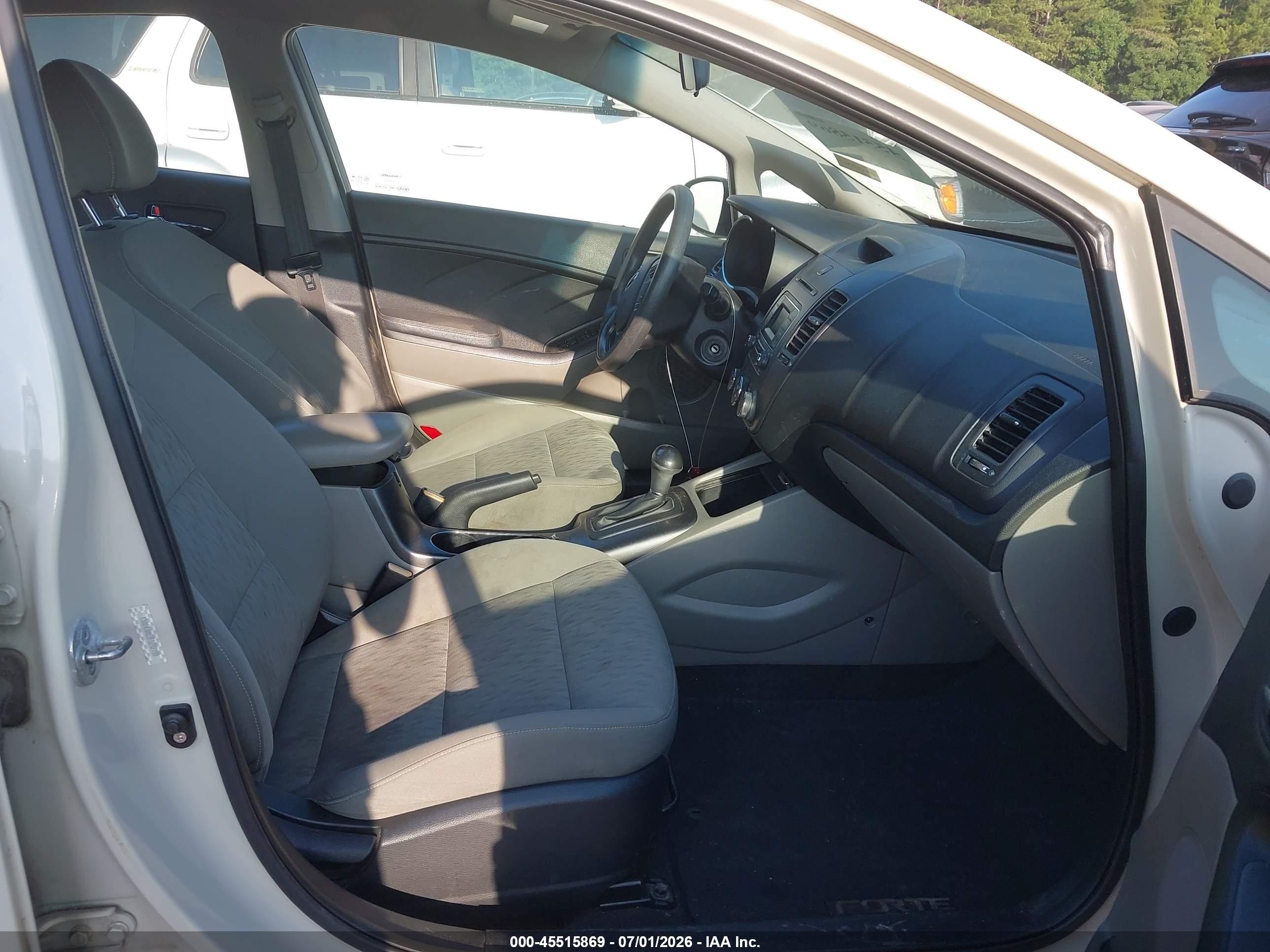 2015 Kia Forte Lx White vin: KNAFK4A63F5292198