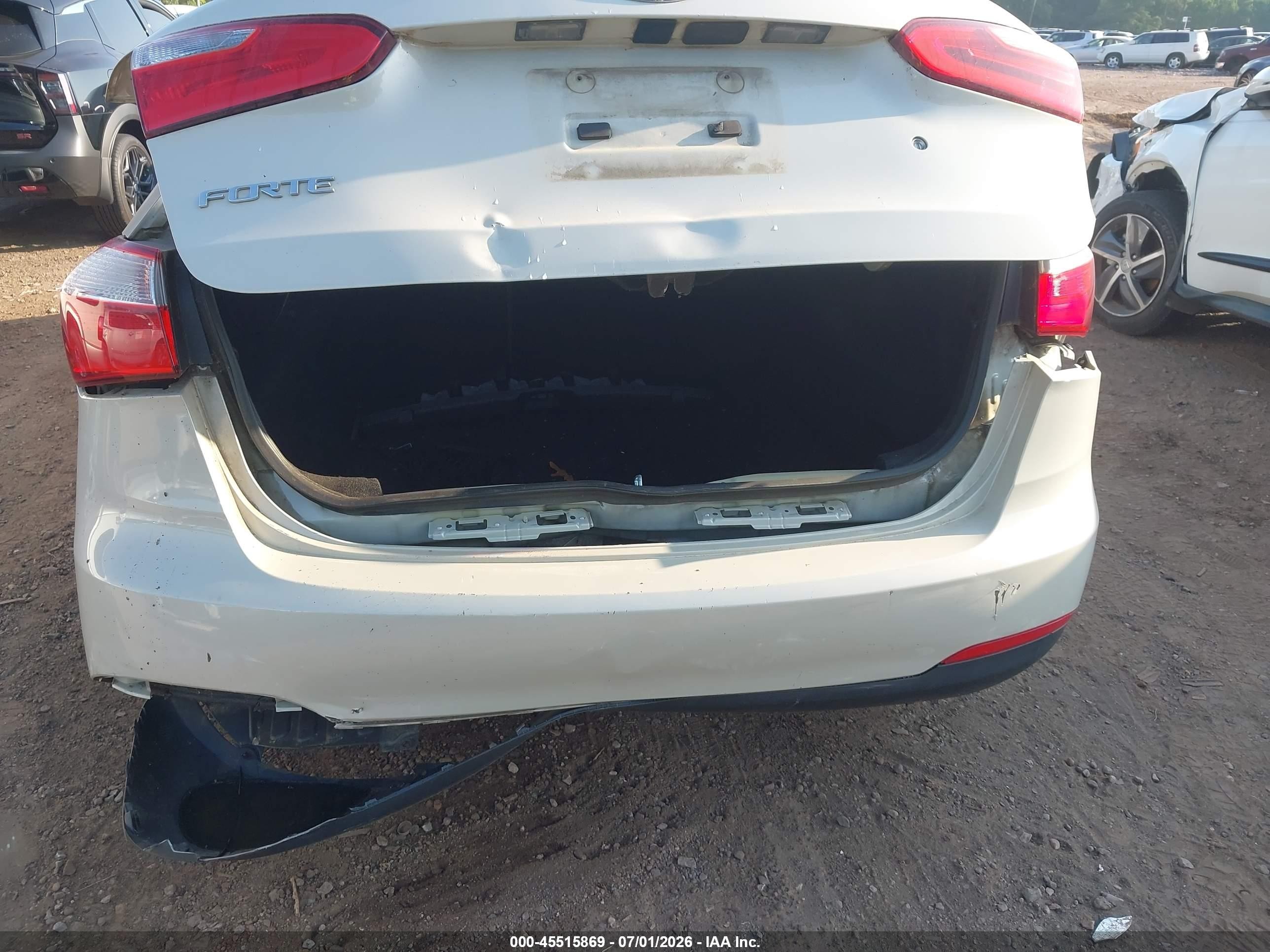 2015 Kia Forte Lx White vin: KNAFK4A63F5292198