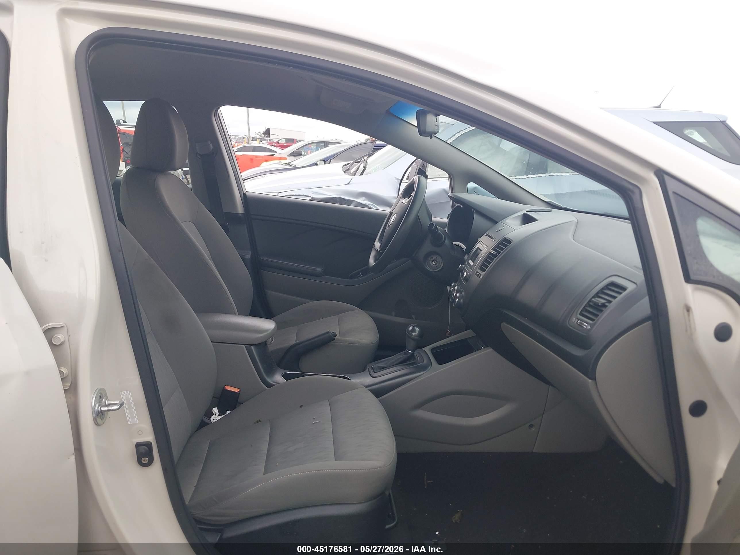 2015 Kia Forte Lx White vin: KNAFK4A63F5312546