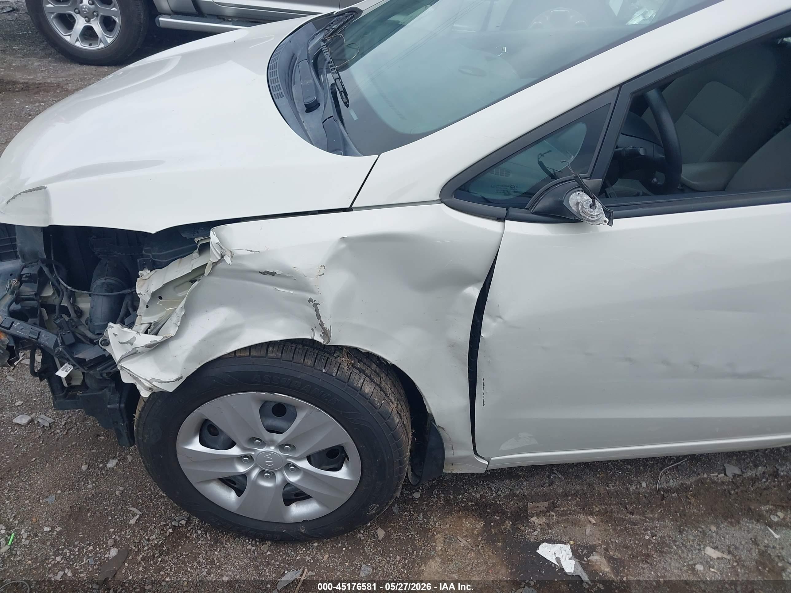 2015 Kia Forte Lx White vin: KNAFK4A63F5312546
