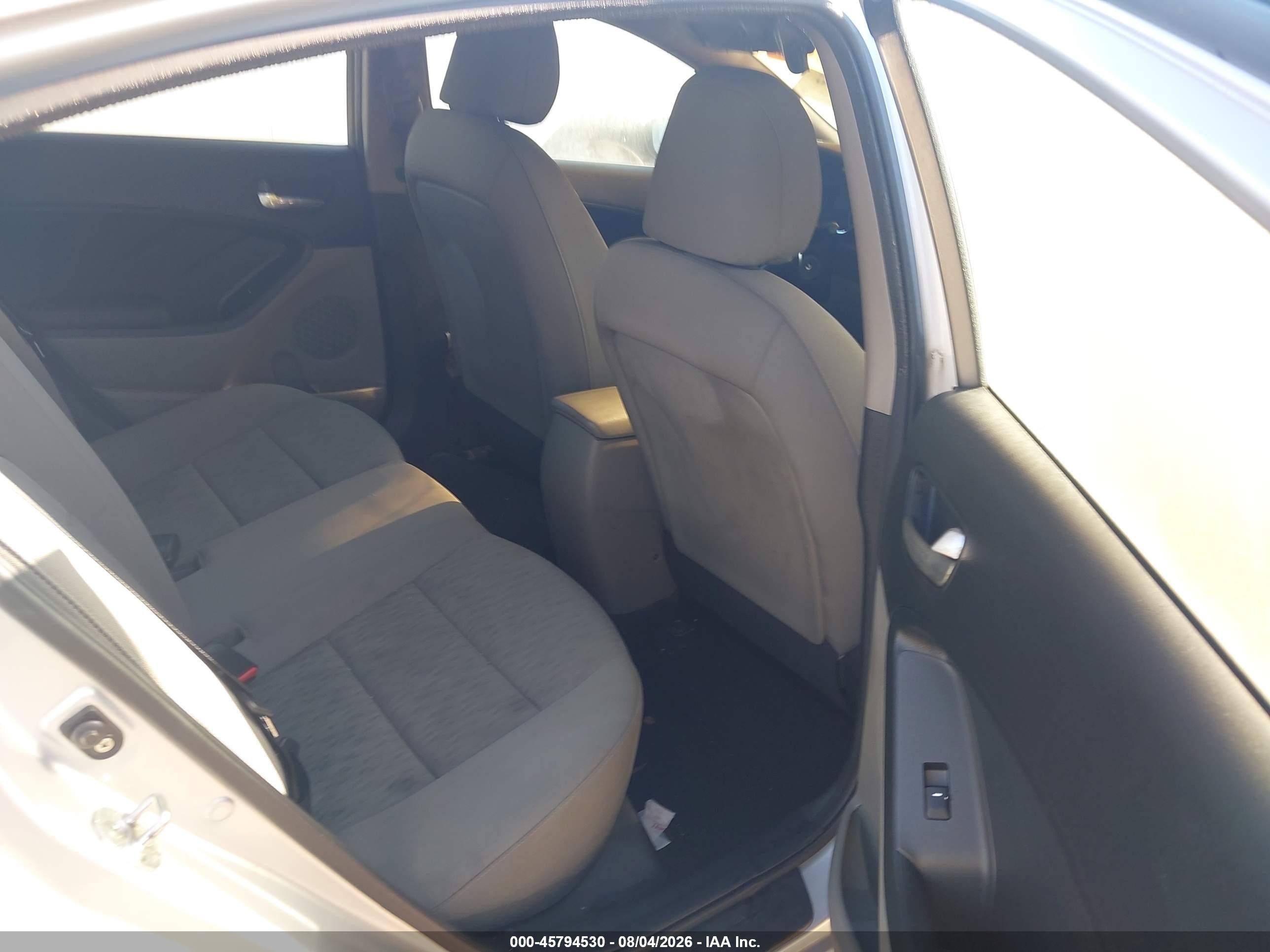 2015 Kia Forte Lx Silver vin: KNAFK4A63F5356840