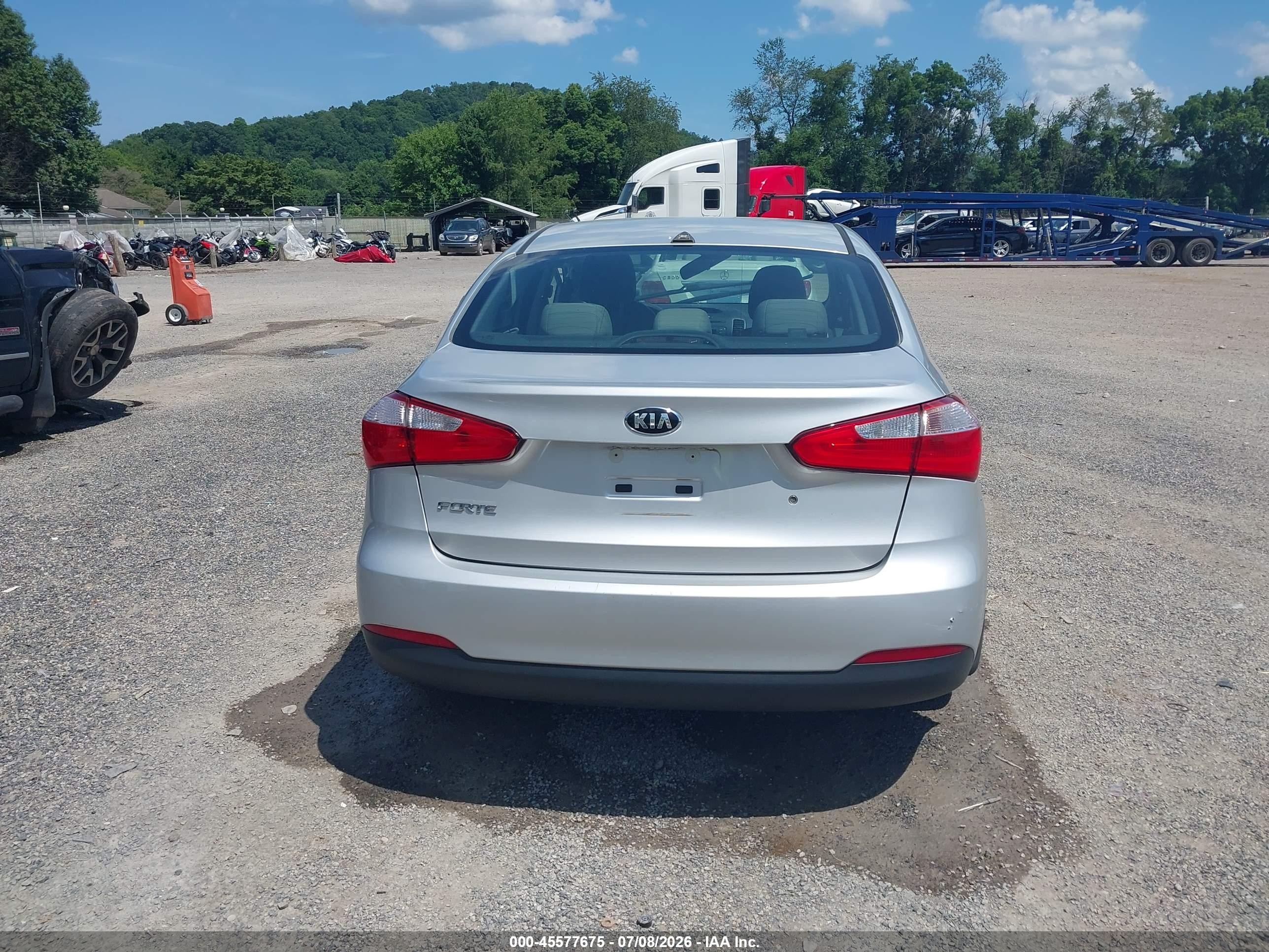 2015 Kia Forte Lx Silver vin: KNAFK4A63F5365859