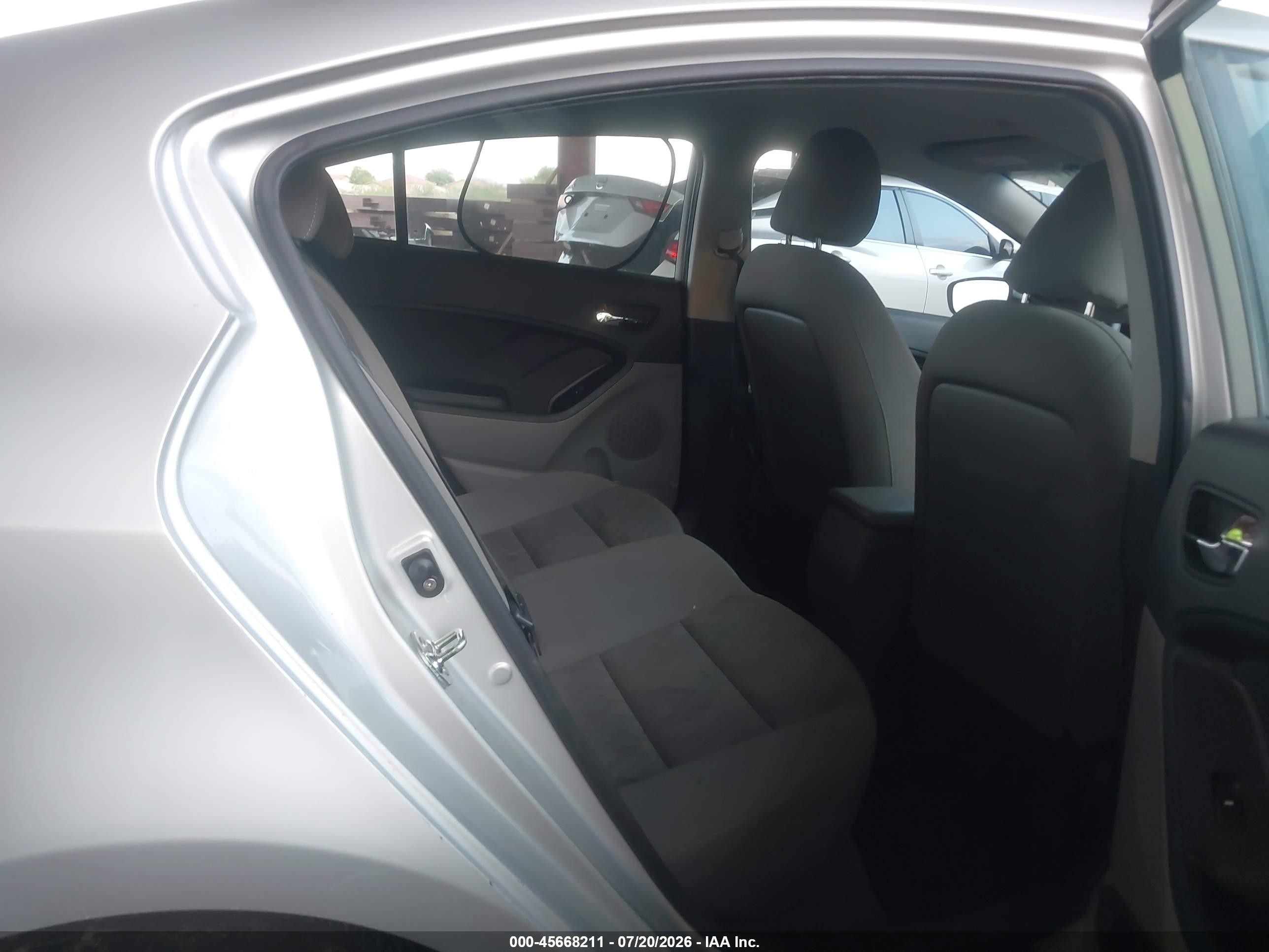 2015 Kia Forte Lx Silver vin: KNAFK4A63F5371533