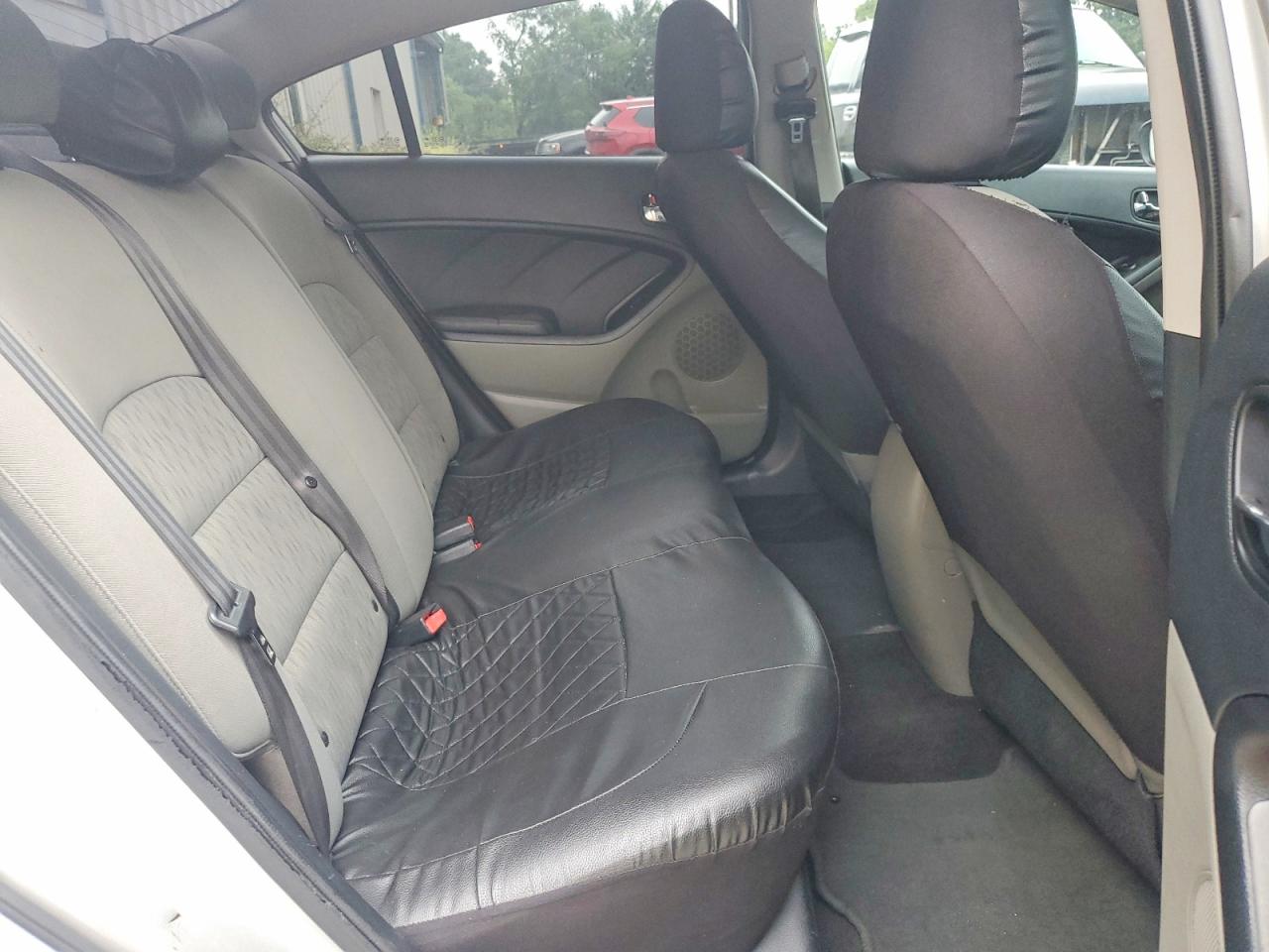 2015 Kia Forte Lx Silver vin: KNAFK4A63F5393371