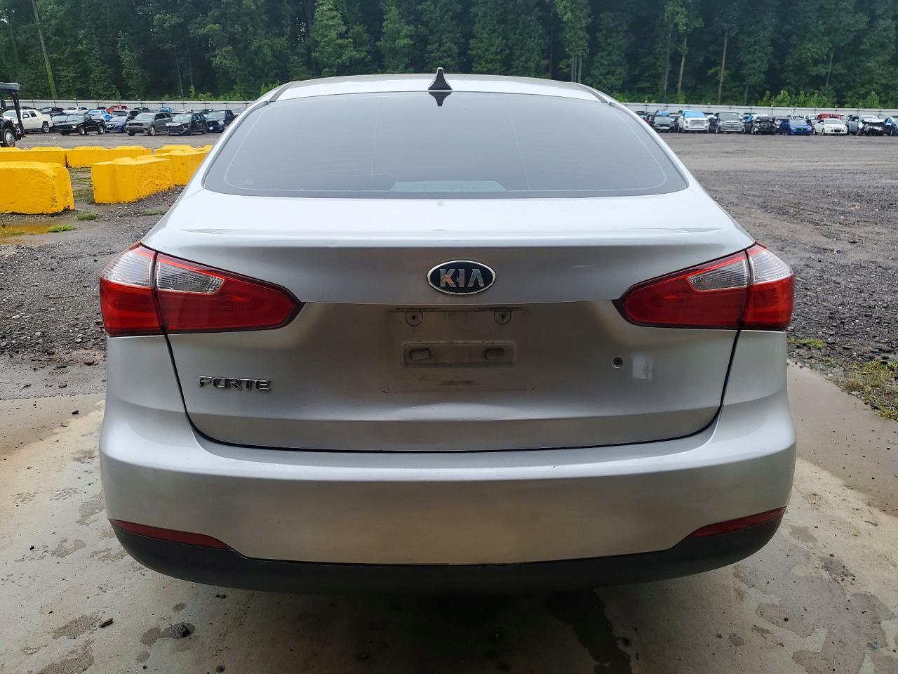 2015 Kia Forte Lx Silver vin: KNAFK4A63F5393371