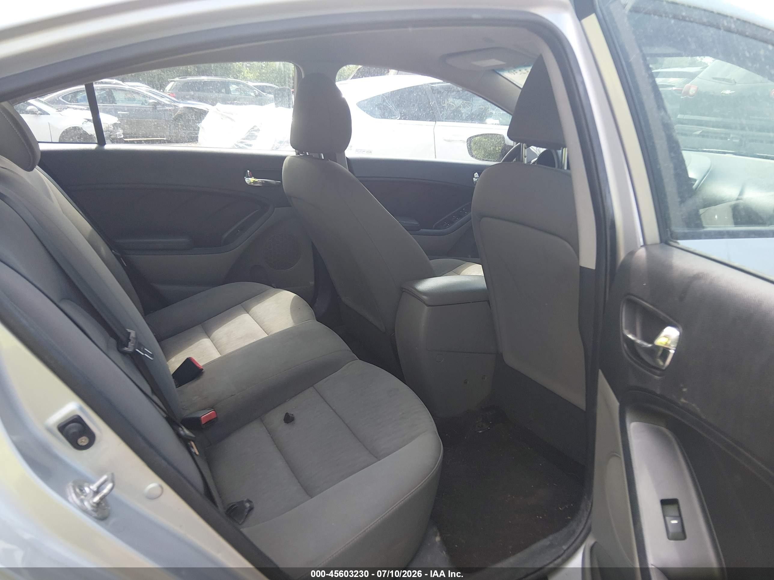 2015 Kia Forte Lx Silver vin: KNAFK4A63F5417328