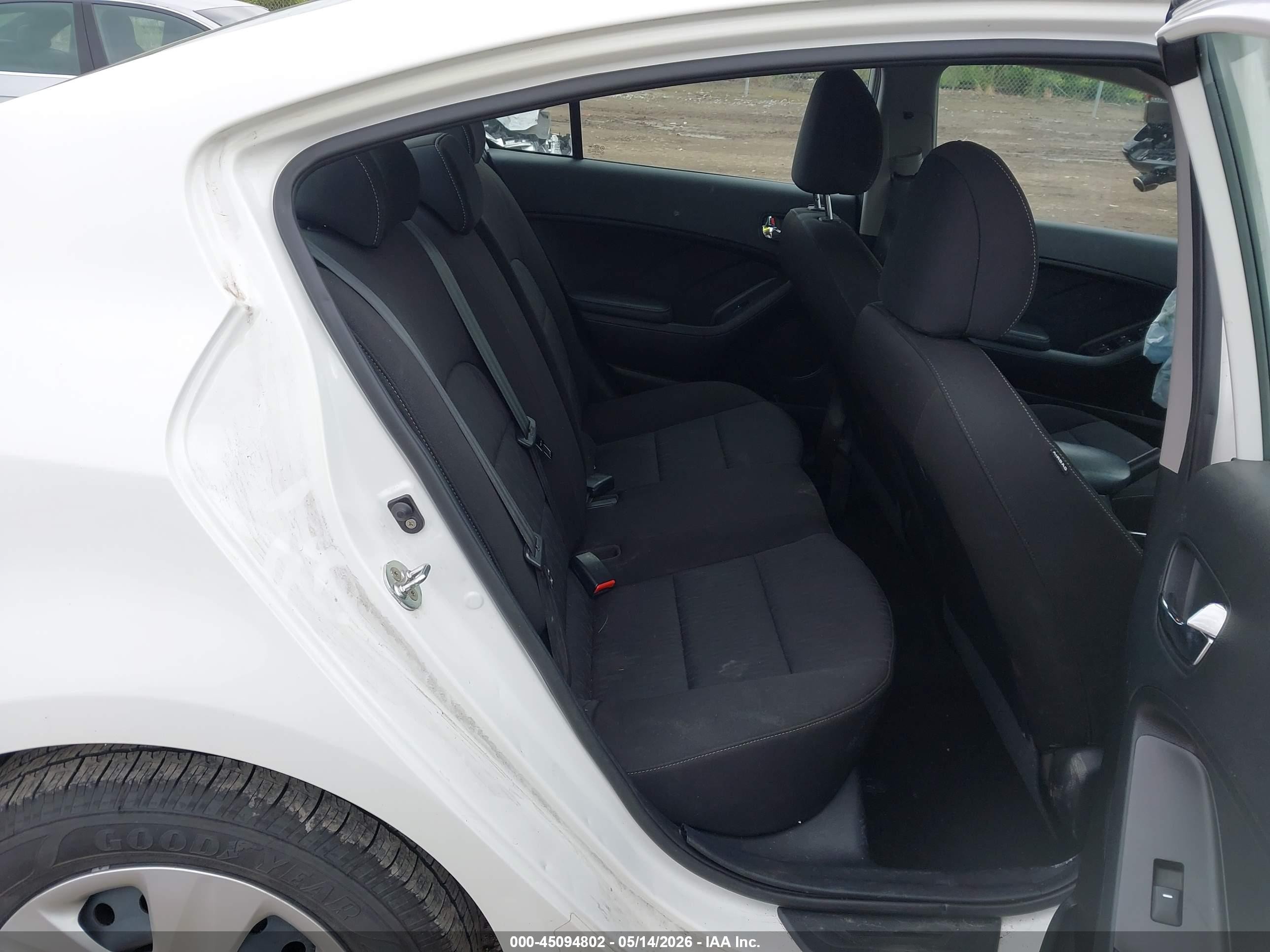 2016 Kia Forte Lx White vin: KNAFK4A63G5561883