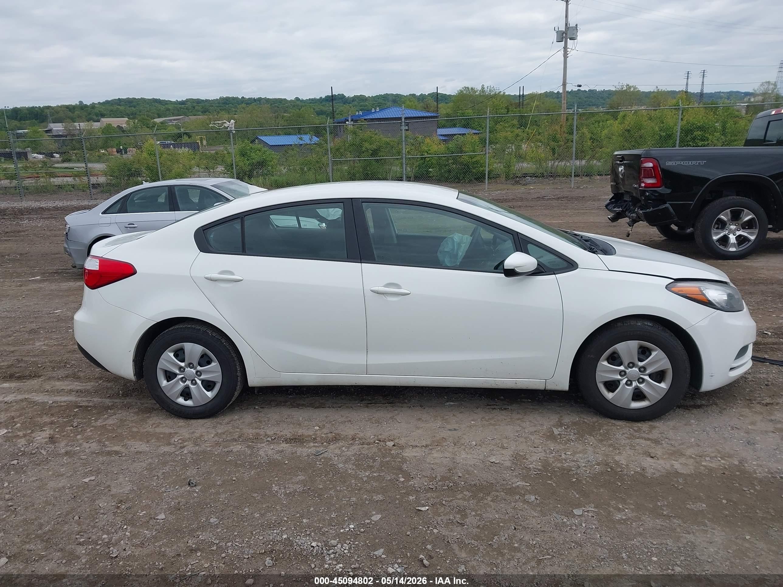 2016 Kia Forte Lx White vin: KNAFK4A63G5561883