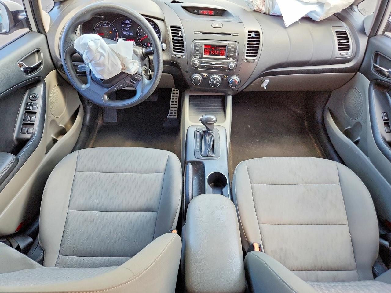 2015 Kia Forte Lx Cream vin: KNAFK4A64F5293778