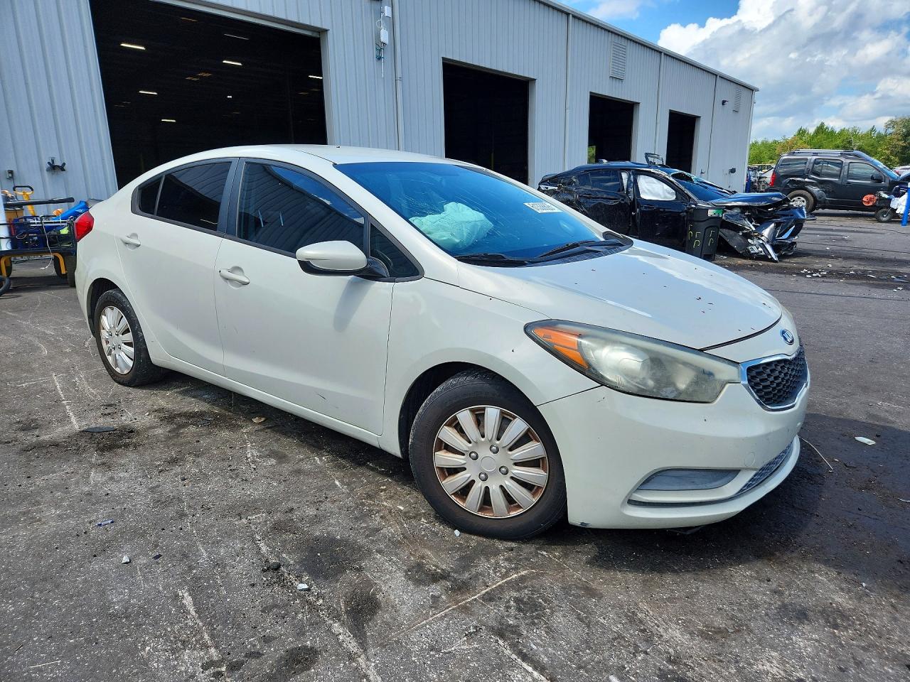 2015 Kia Forte Lx Cream vin: KNAFK4A64F5293778