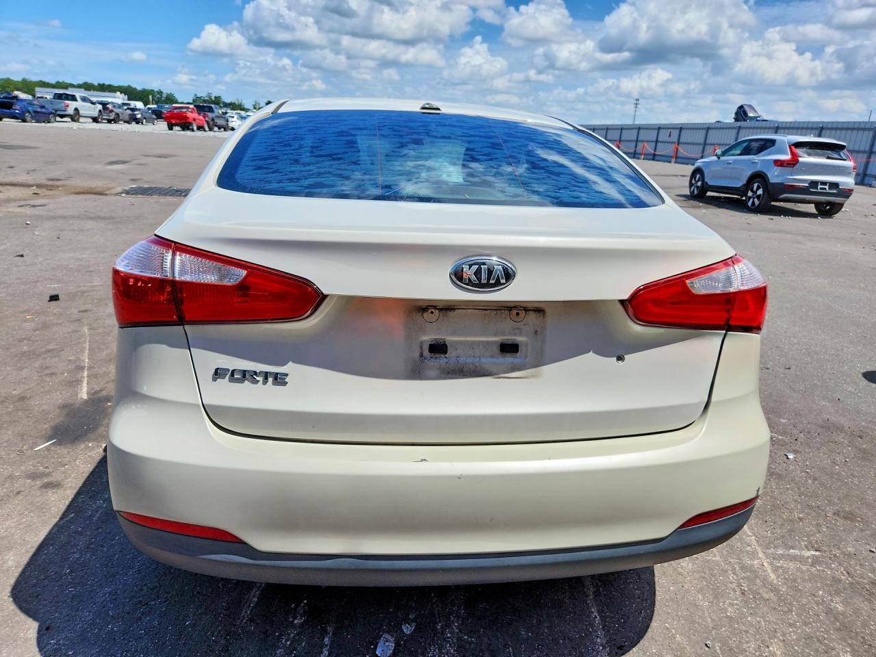 2015 Kia Forte Lx Cream vin: KNAFK4A64F5293778