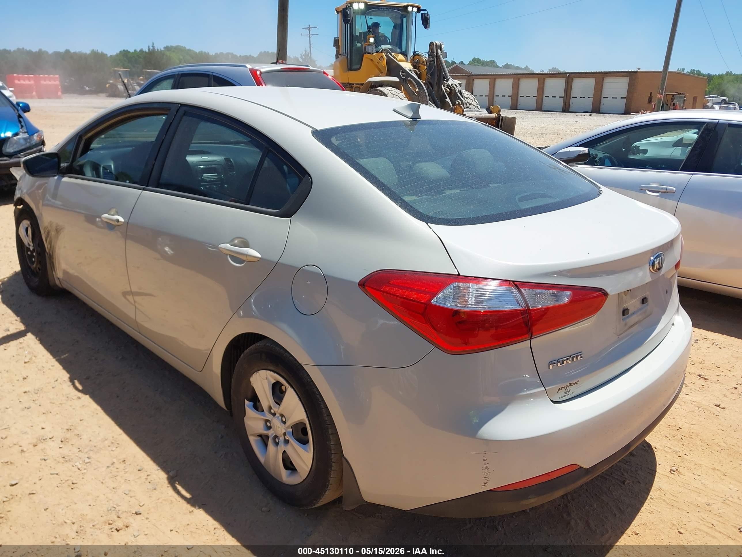2015 Kia Forte Lx Cream vin: KNAFK4A64F5295823