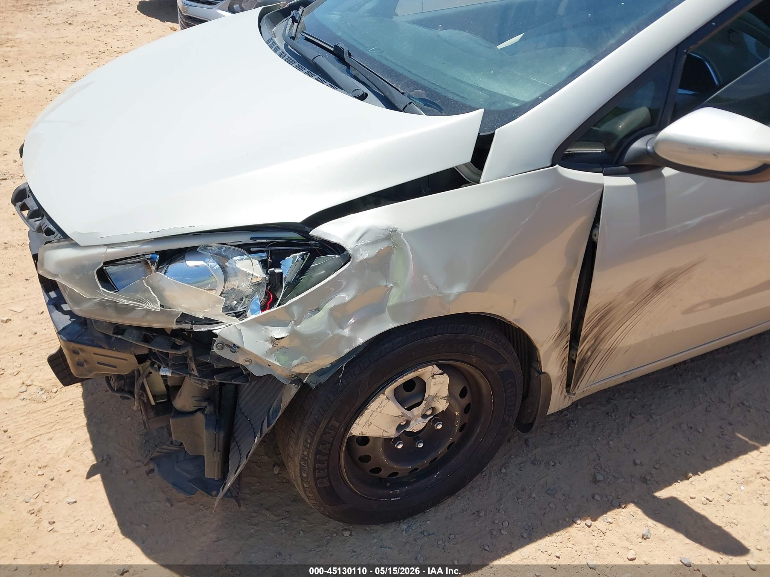 2015 Kia Forte Lx Cream vin: KNAFK4A64F5295823