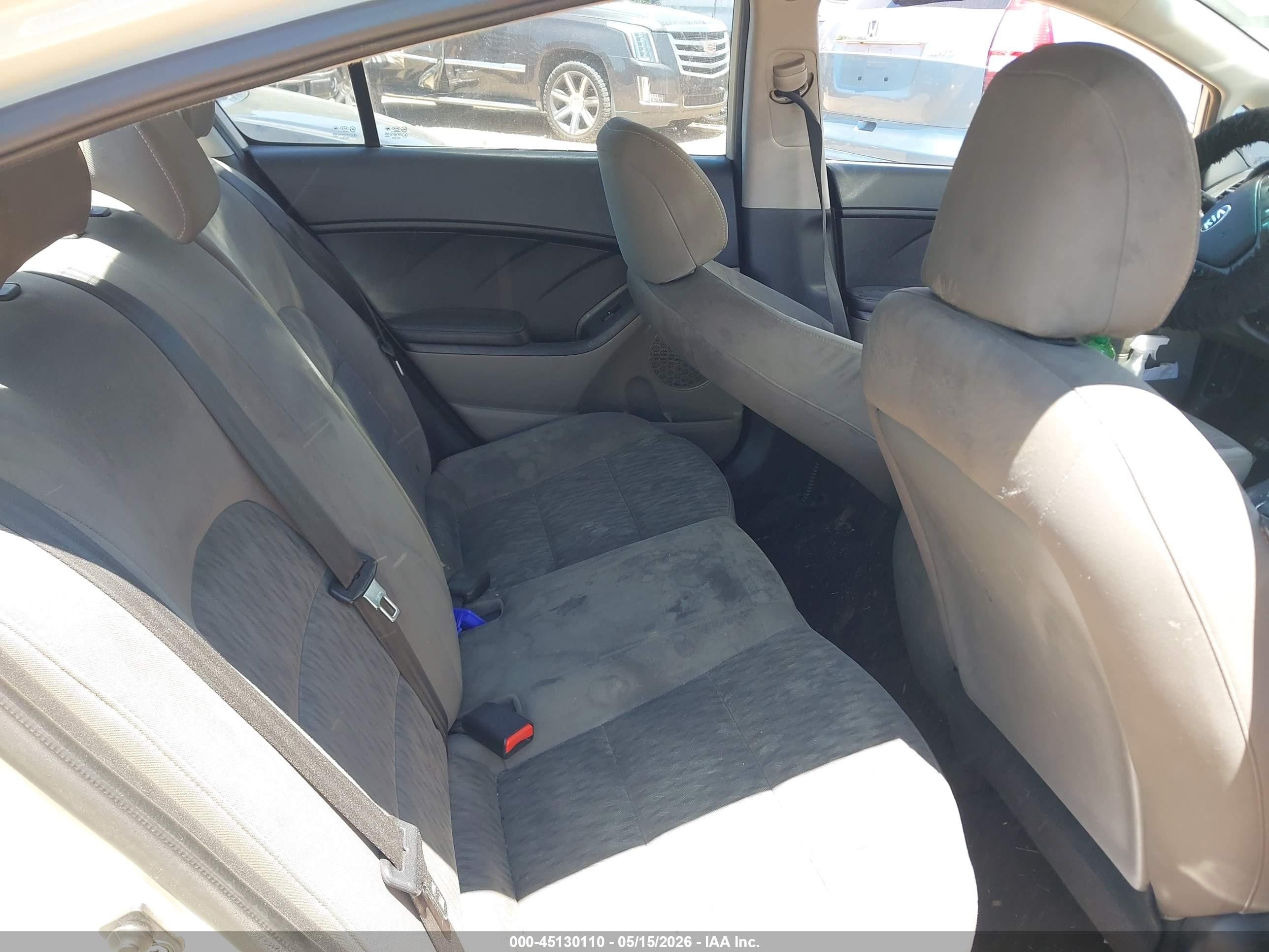2015 Kia Forte Lx Cream vin: KNAFK4A64F5295823