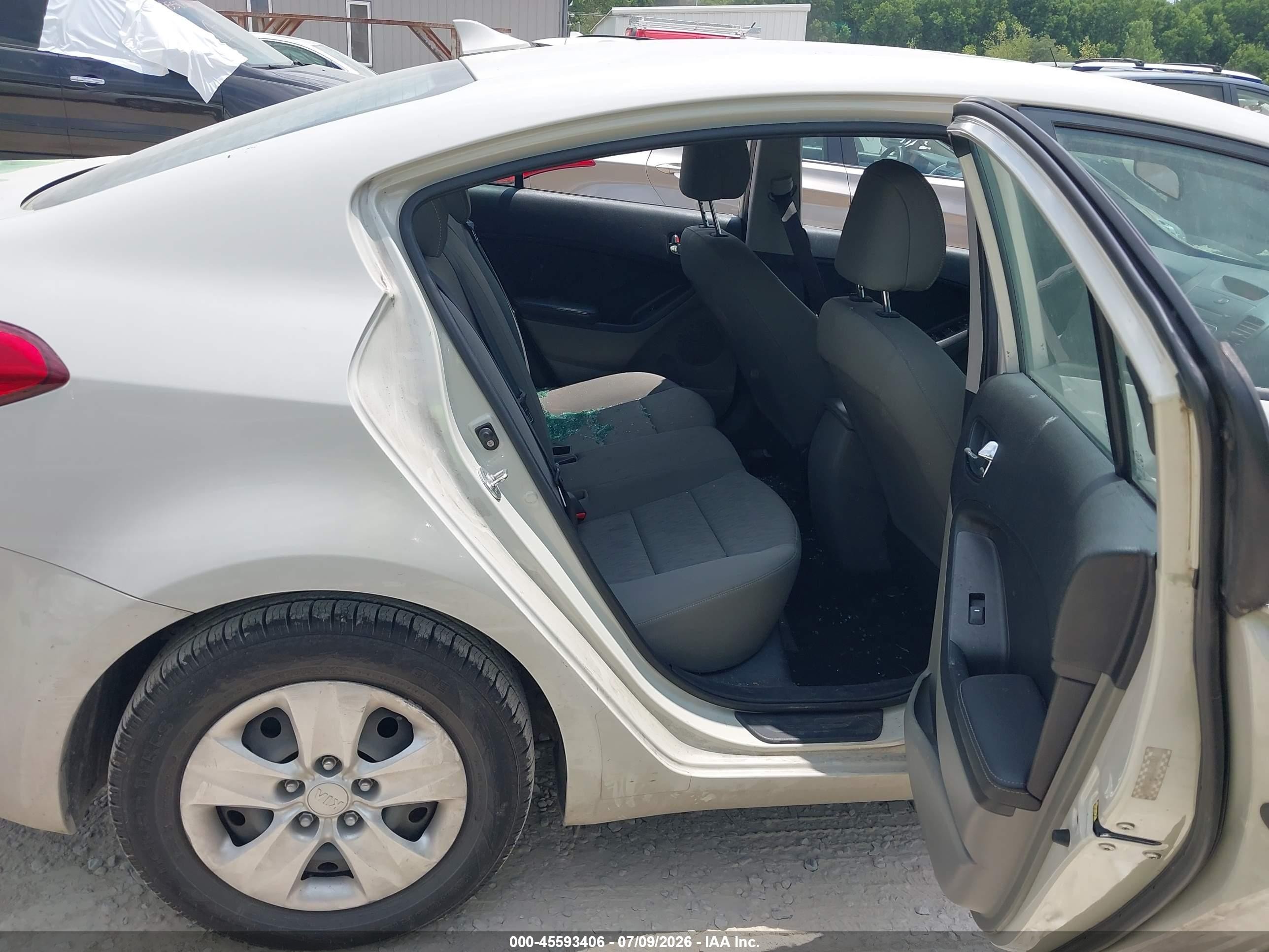 2015 Kia Forte Lx Серый vin: KNAFK4A64F5340467