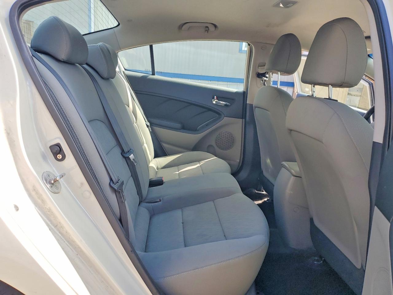 2015 Kia Forte Lx White vin: KNAFK4A64F5378832