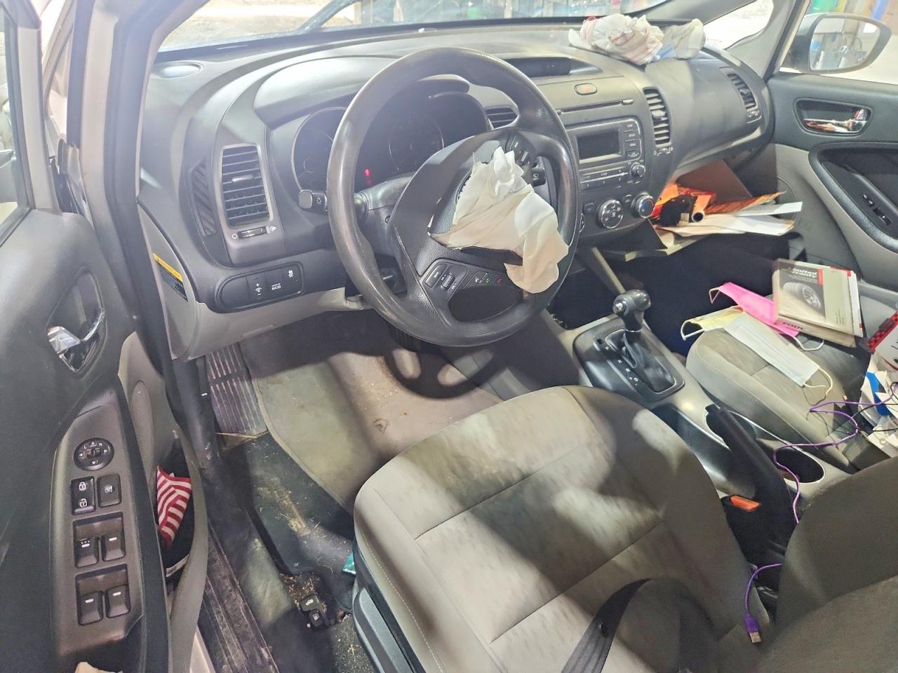 2015 Kia Forte Silver vin: KNAFK4A66F5280384