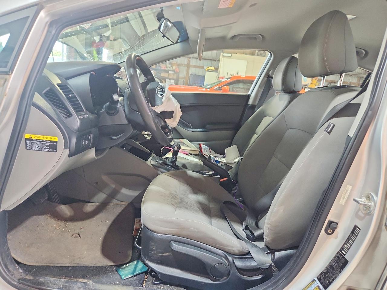 2015 Kia Forte Silver vin: KNAFK4A66F5280384