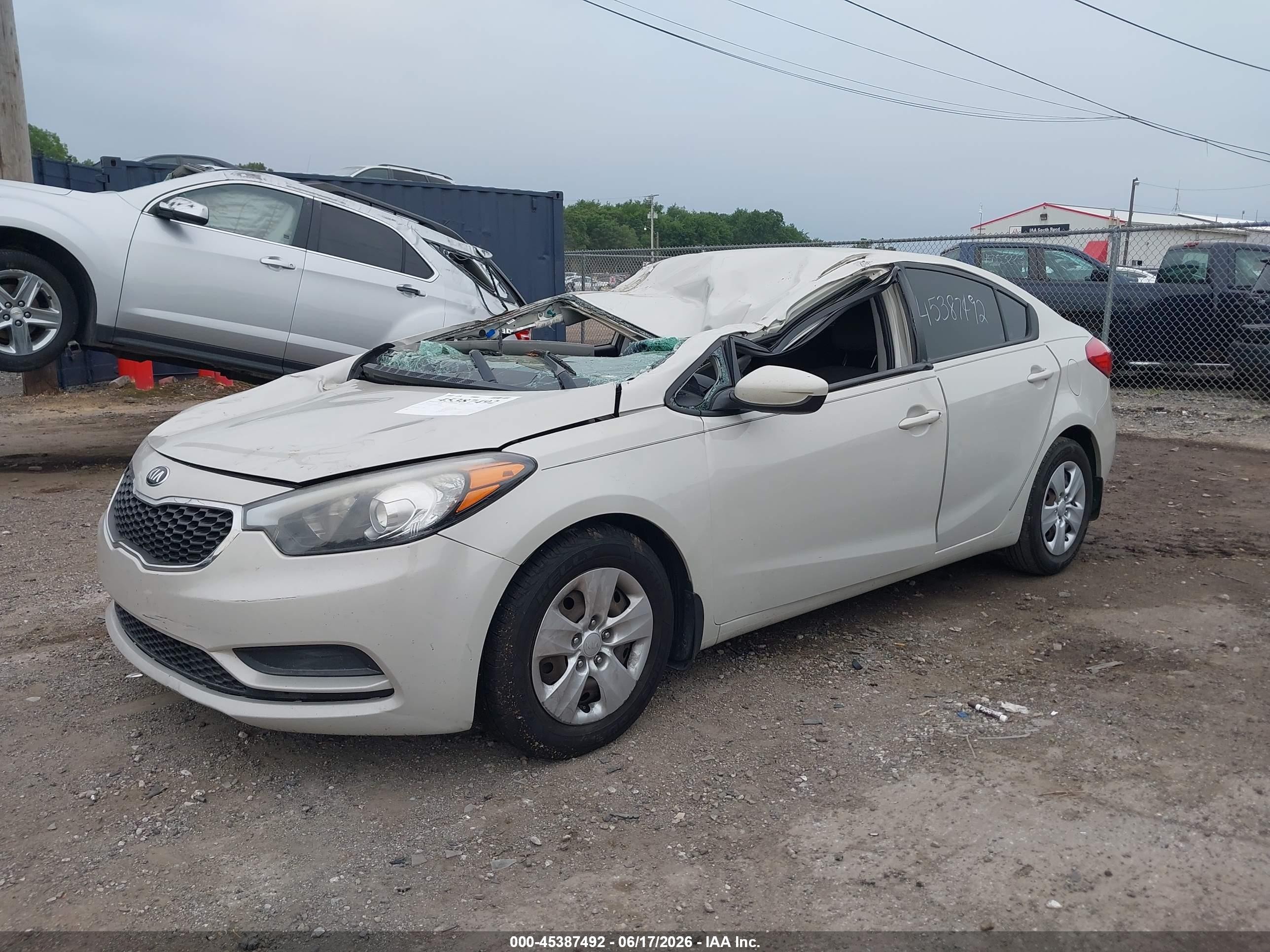 2015 Kia Forte Lx Cream vin: KNAFK4A66F5312525