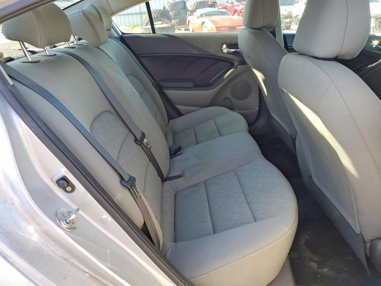 2015 Kia Forte Lx Silver vin: KNAFK4A66F5346612