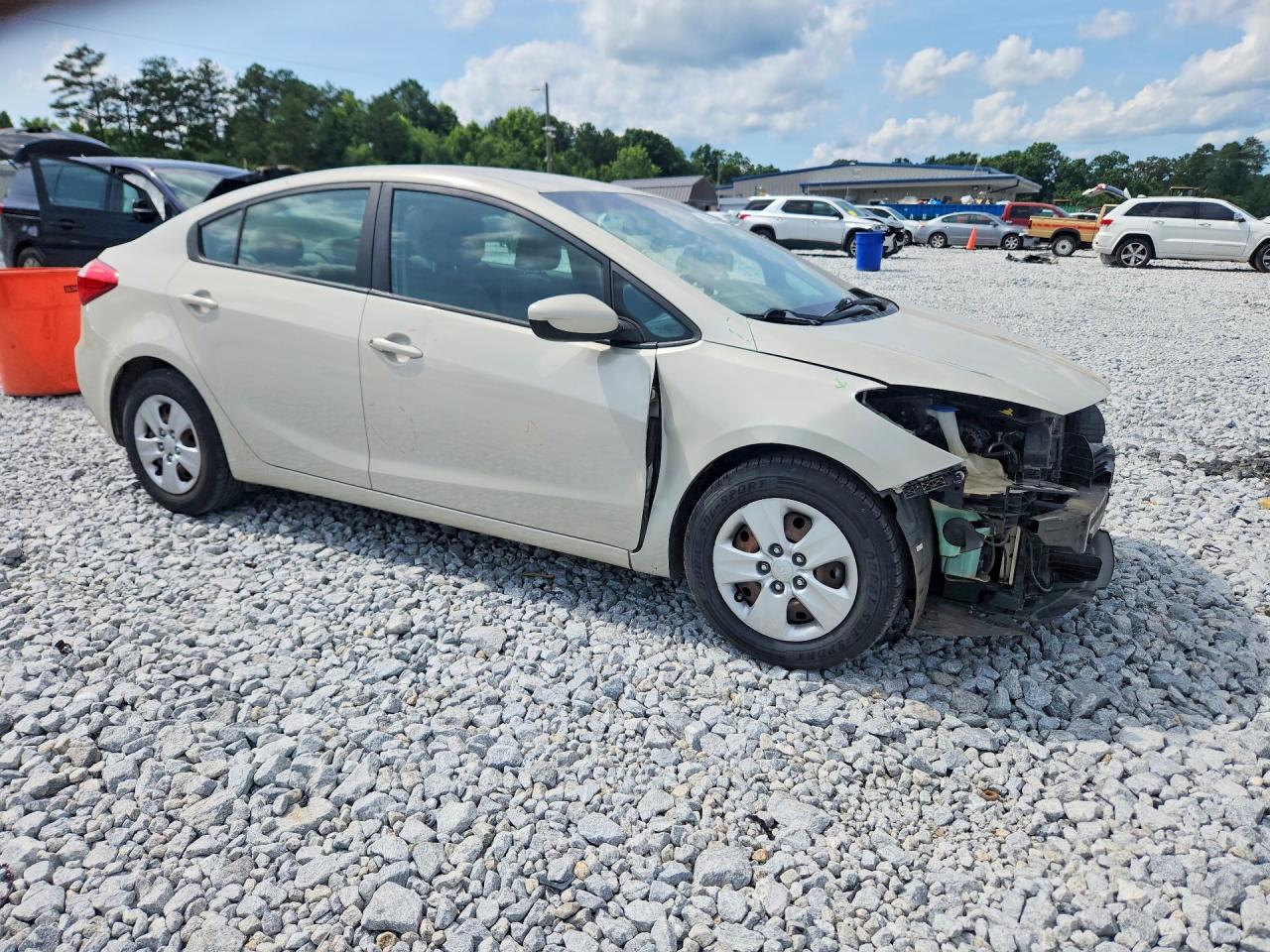 2015 Kia Forte Lx Cream vin: KNAFK4A68F5334655