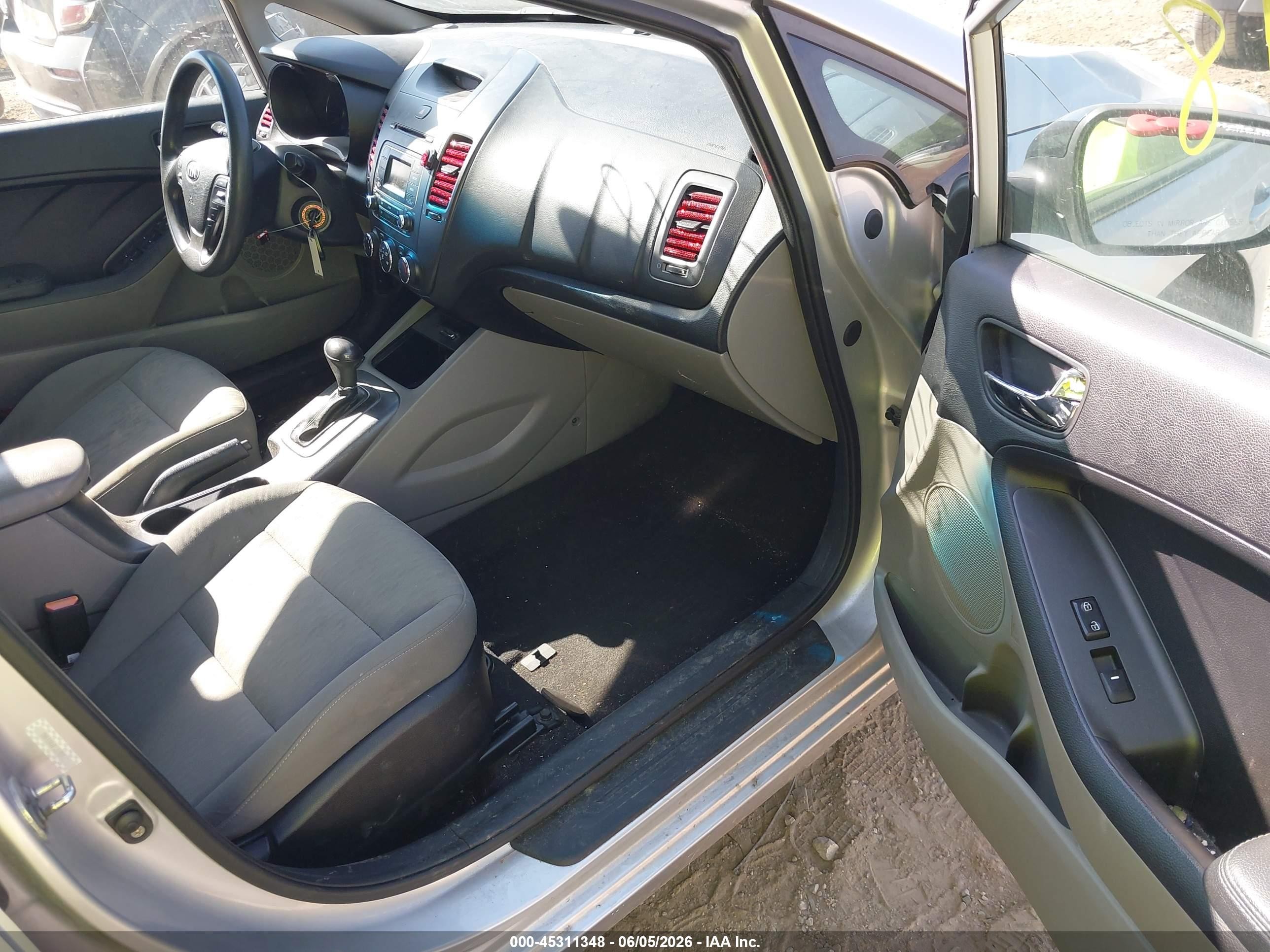 2015 Kia Forte Lx Silver vin: KNAFK4A68F5351911