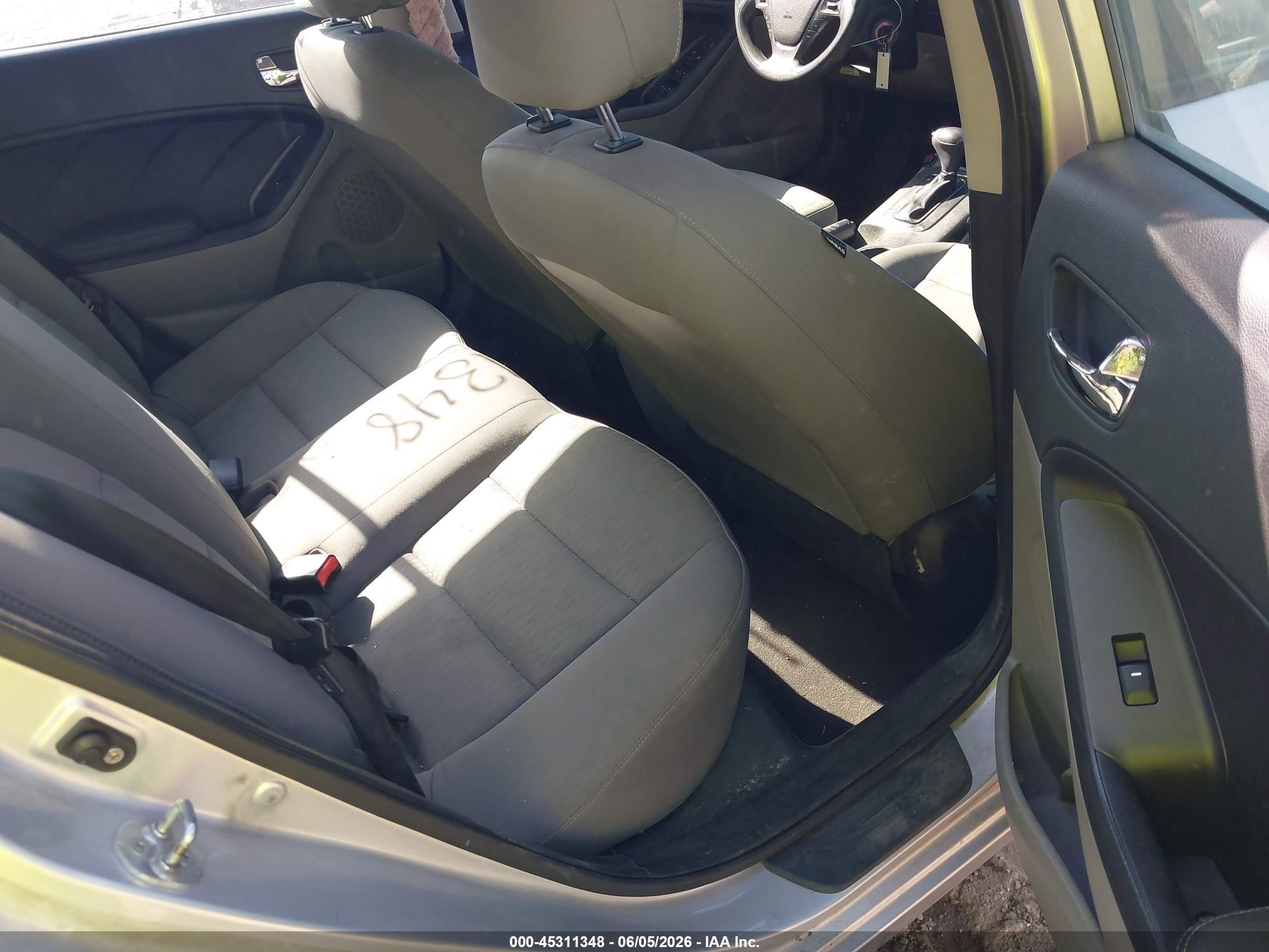 2015 Kia Forte Lx Silver vin: KNAFK4A68F5351911