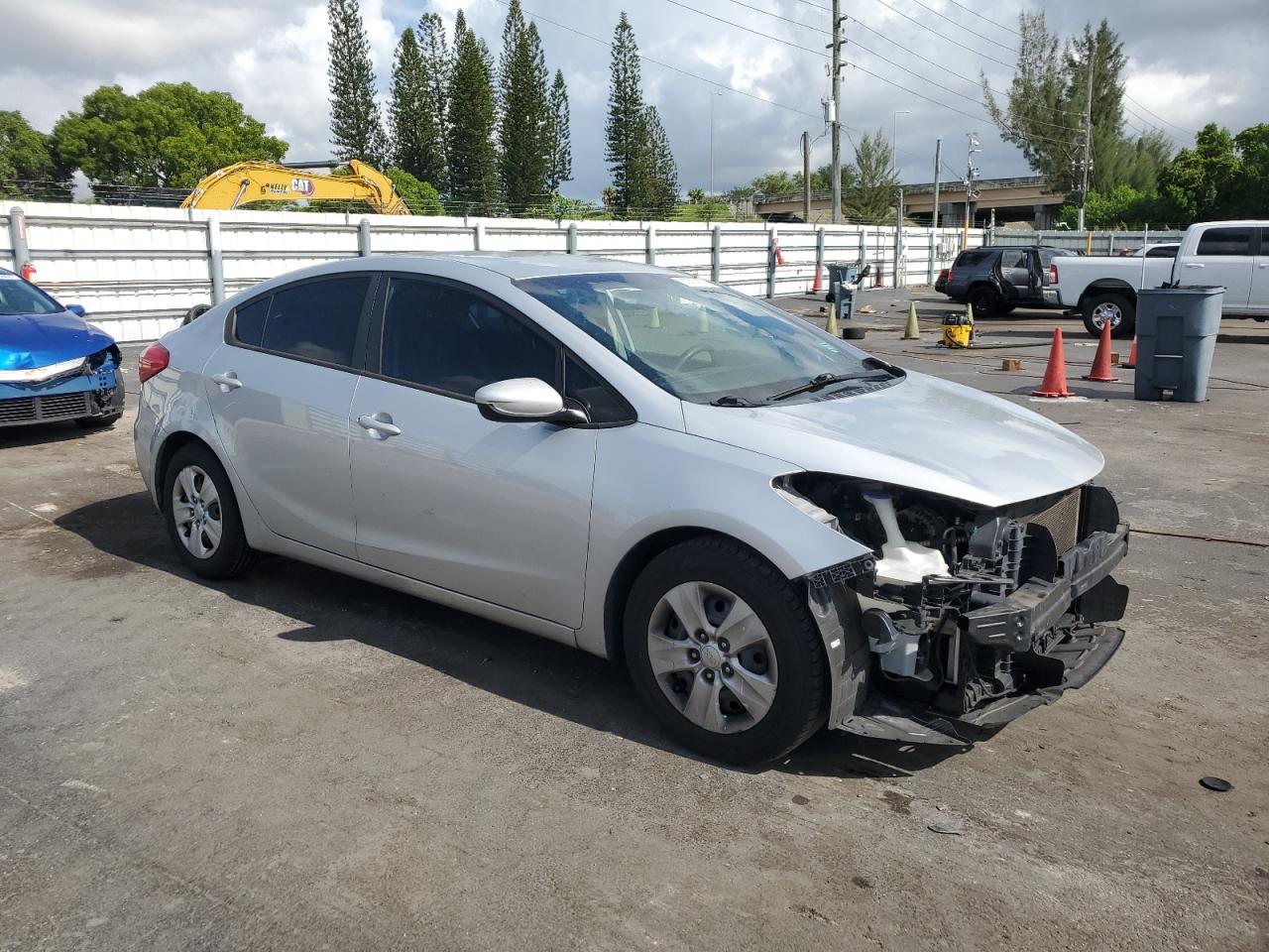 2015 Kia Forte Lx Серебряный vin: KNAFK4A68F5412934