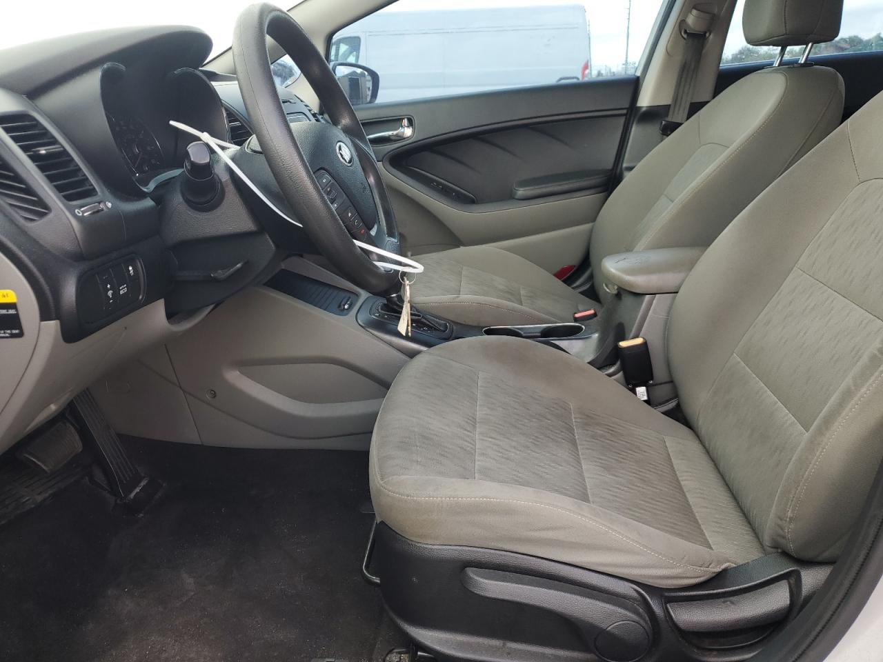 2015 Kia Forte Lx Серебряный vin: KNAFK4A68F5412934