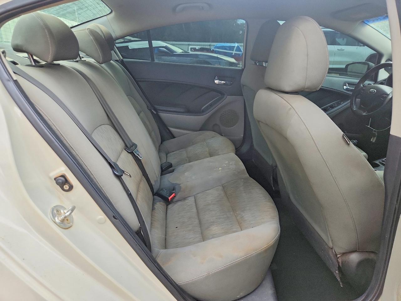 2014 Kia Forte Lx Beige vin: KNAFK4A69E5086981
