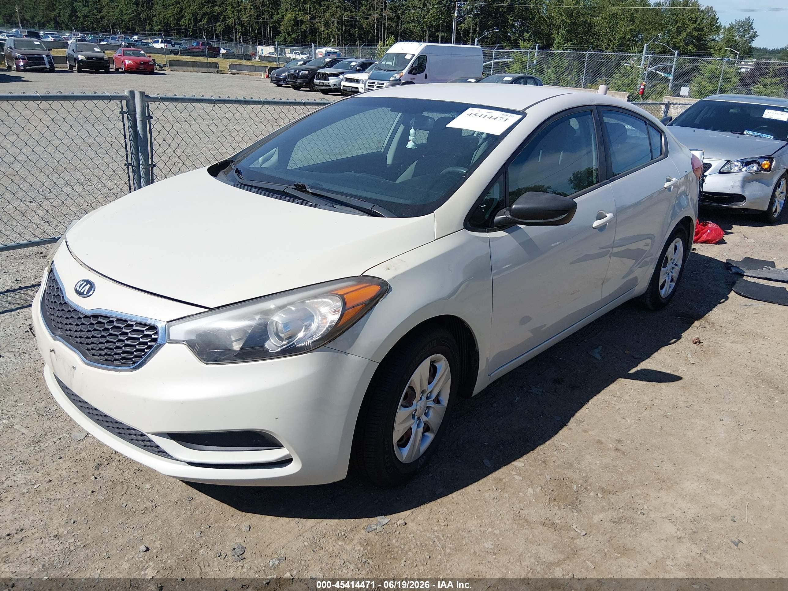 2014 Kia Forte Lx White vin: KNAFK4A69E5087905