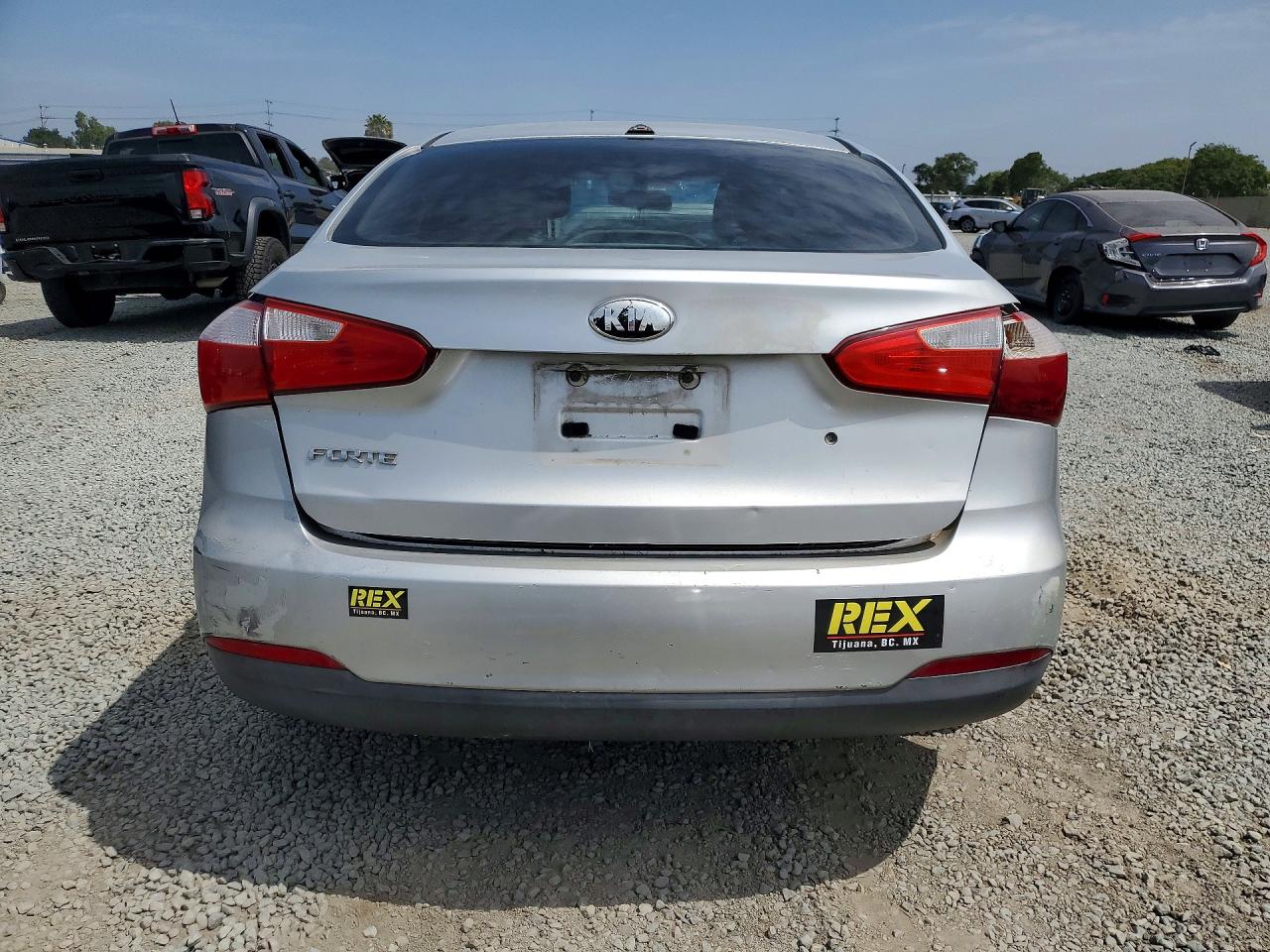 2014 Kia Forte Lx Серебряный vin: KNAFK4A69E5175093