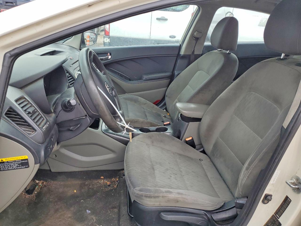 2015 Kia Forte Lx Cream vin: KNAFK4A69F5290326