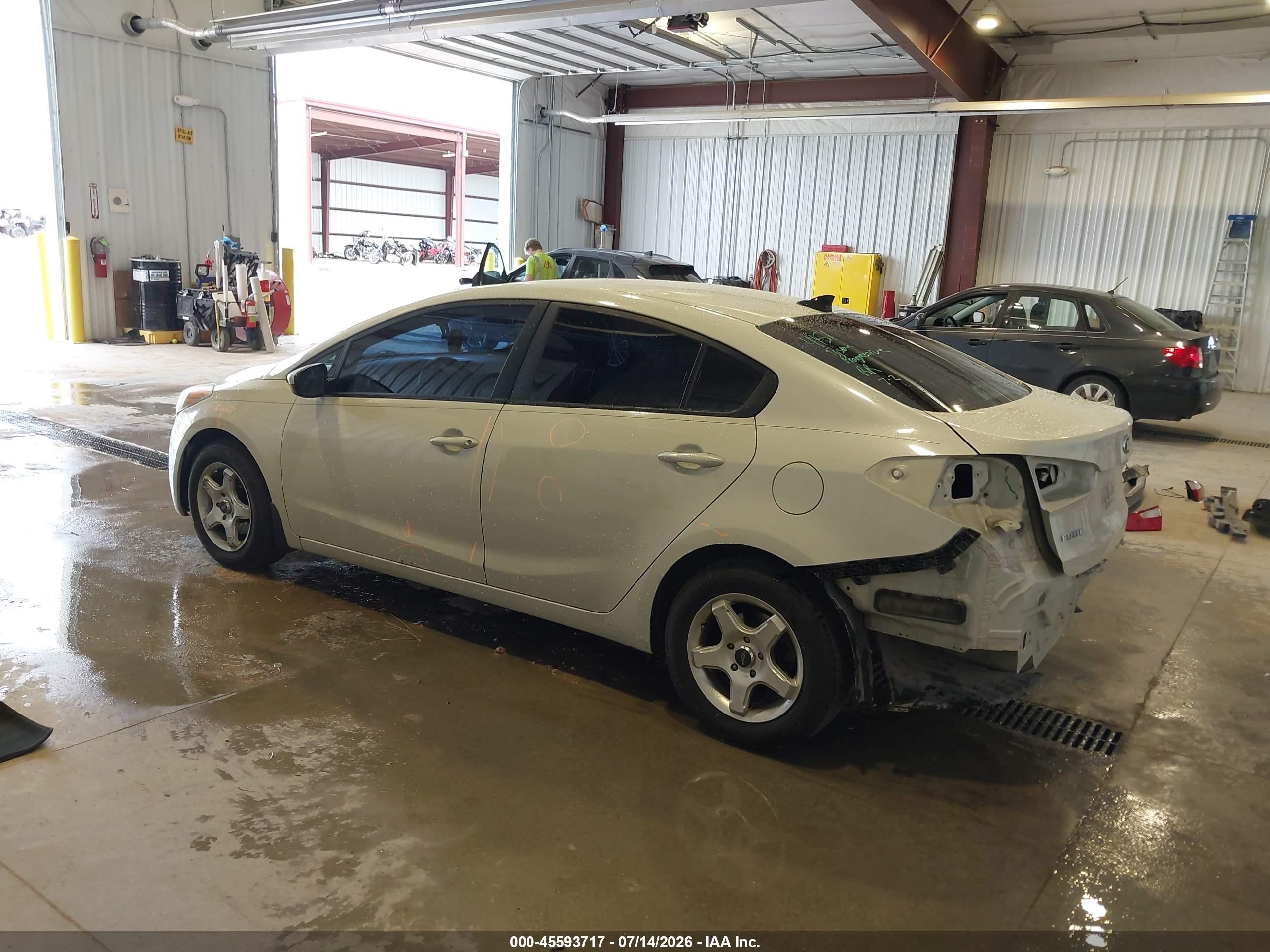 2015 Kia Forte Lx Cream vin: KNAFK4A69F5312616