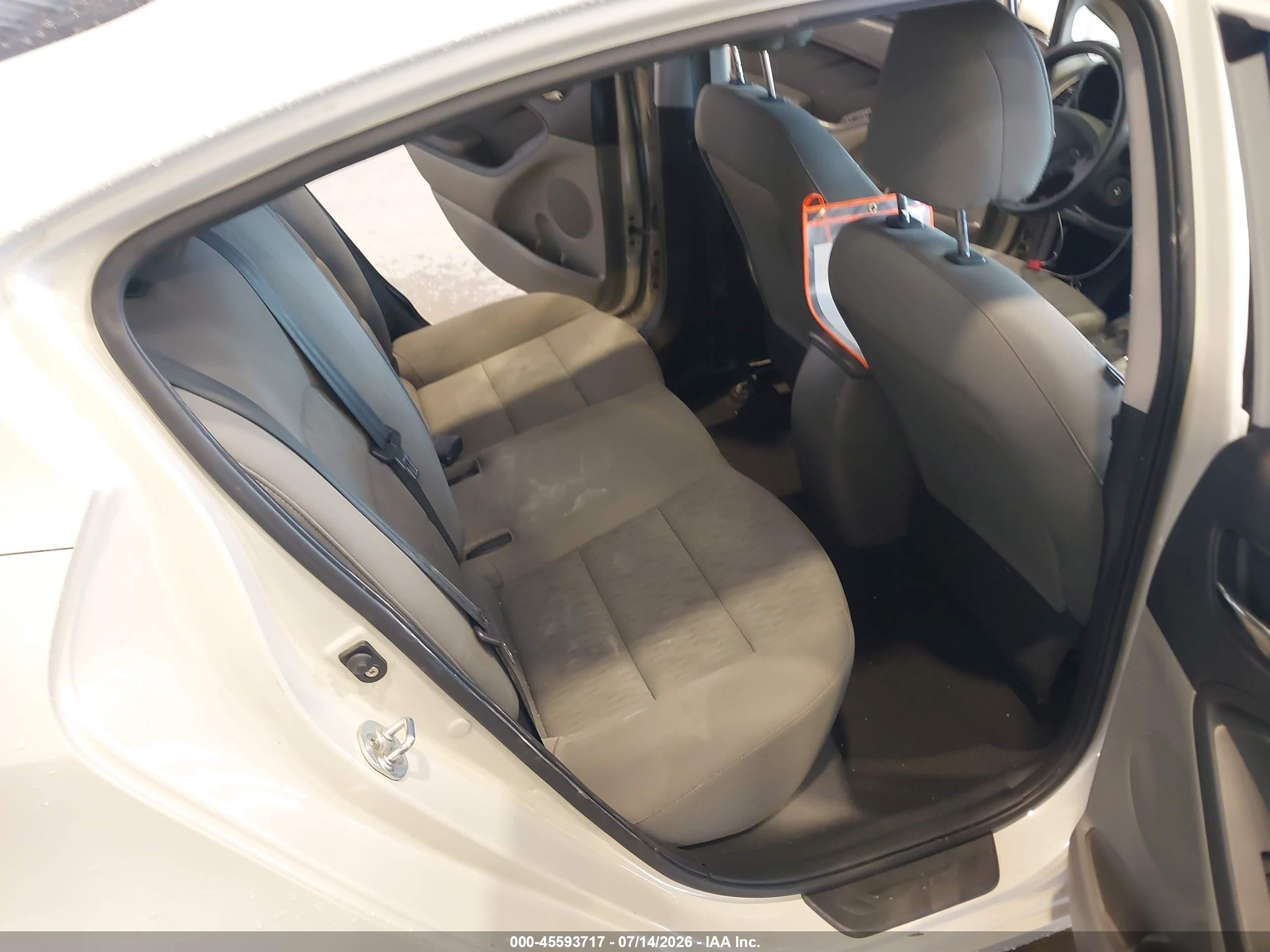 2015 Kia Forte Lx Cream vin: KNAFK4A69F5312616