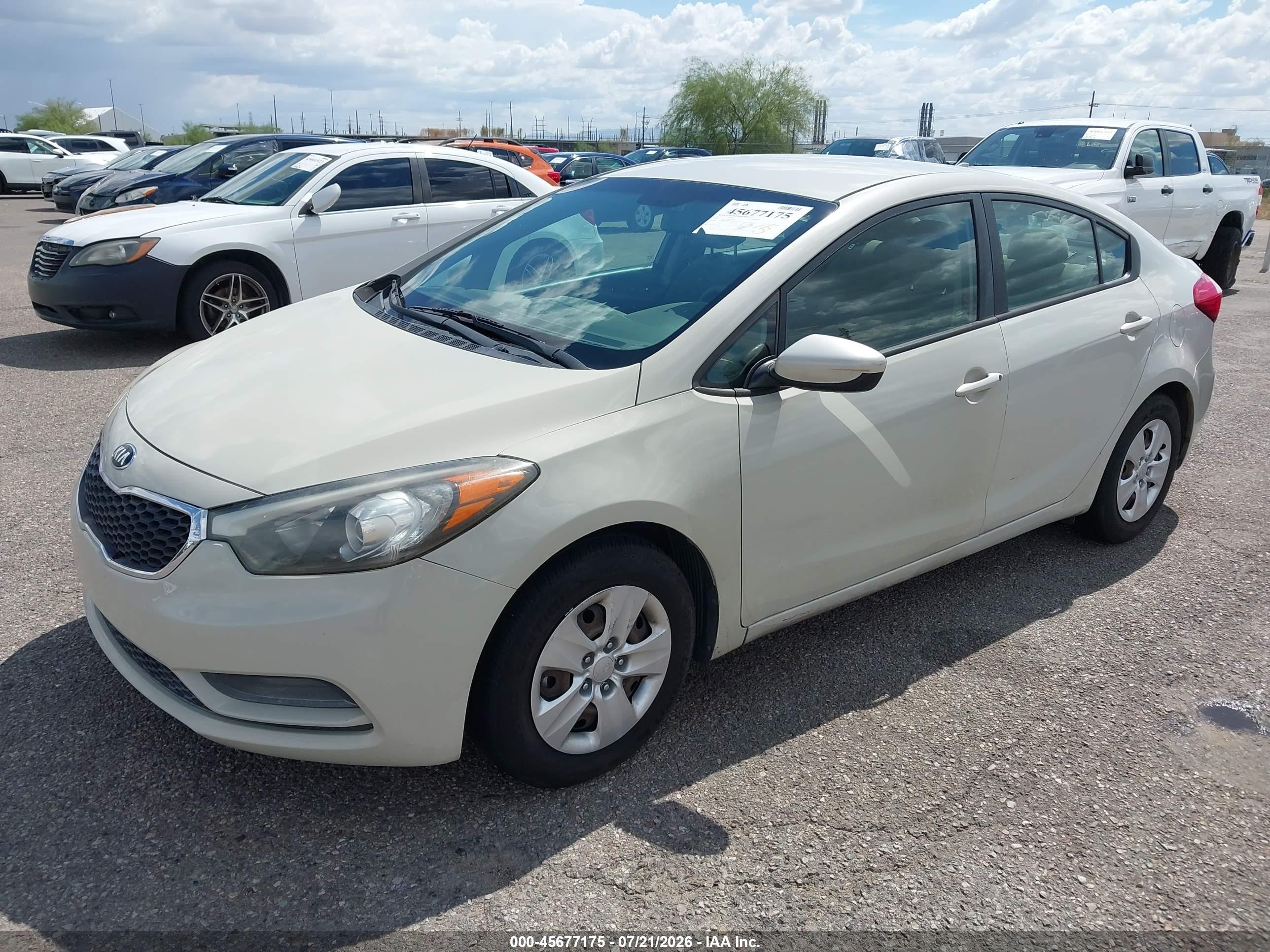 2015 Kia Forte Lx Cream vin: KNAFK4A6XF5322023