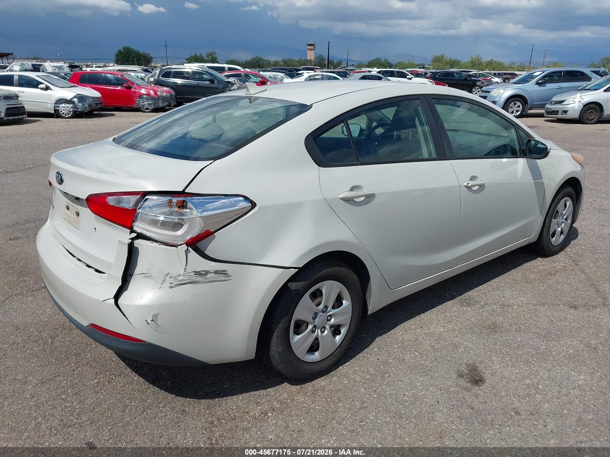 2015 Kia Forte Lx Cream vin: KNAFK4A6XF5322023