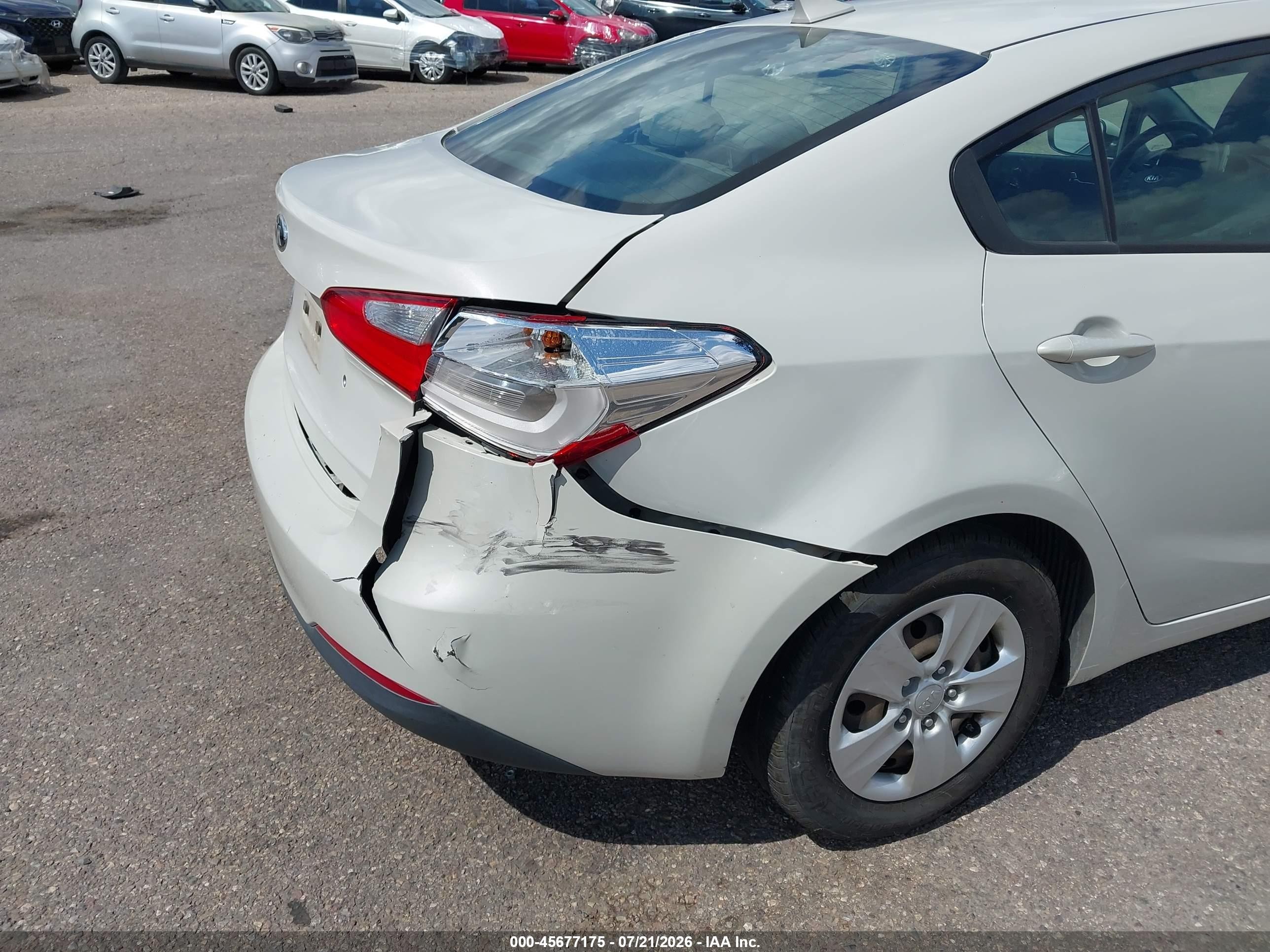 2015 Kia Forte Lx Cream vin: KNAFK4A6XF5322023