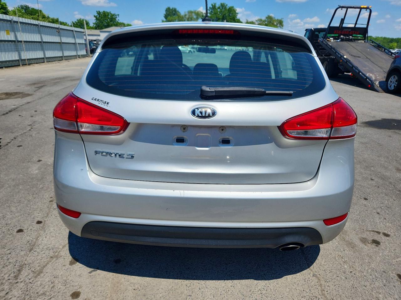 2016 Kia Forte Lx Серебряный vin: KNAFK5A83G5525165