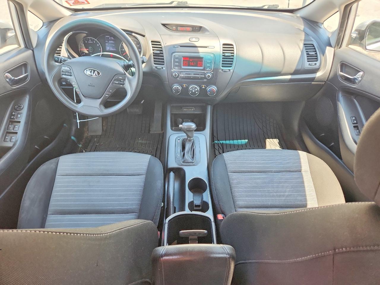 2016 Kia Forte Lx Серебряный vin: KNAFK5A83G5525165