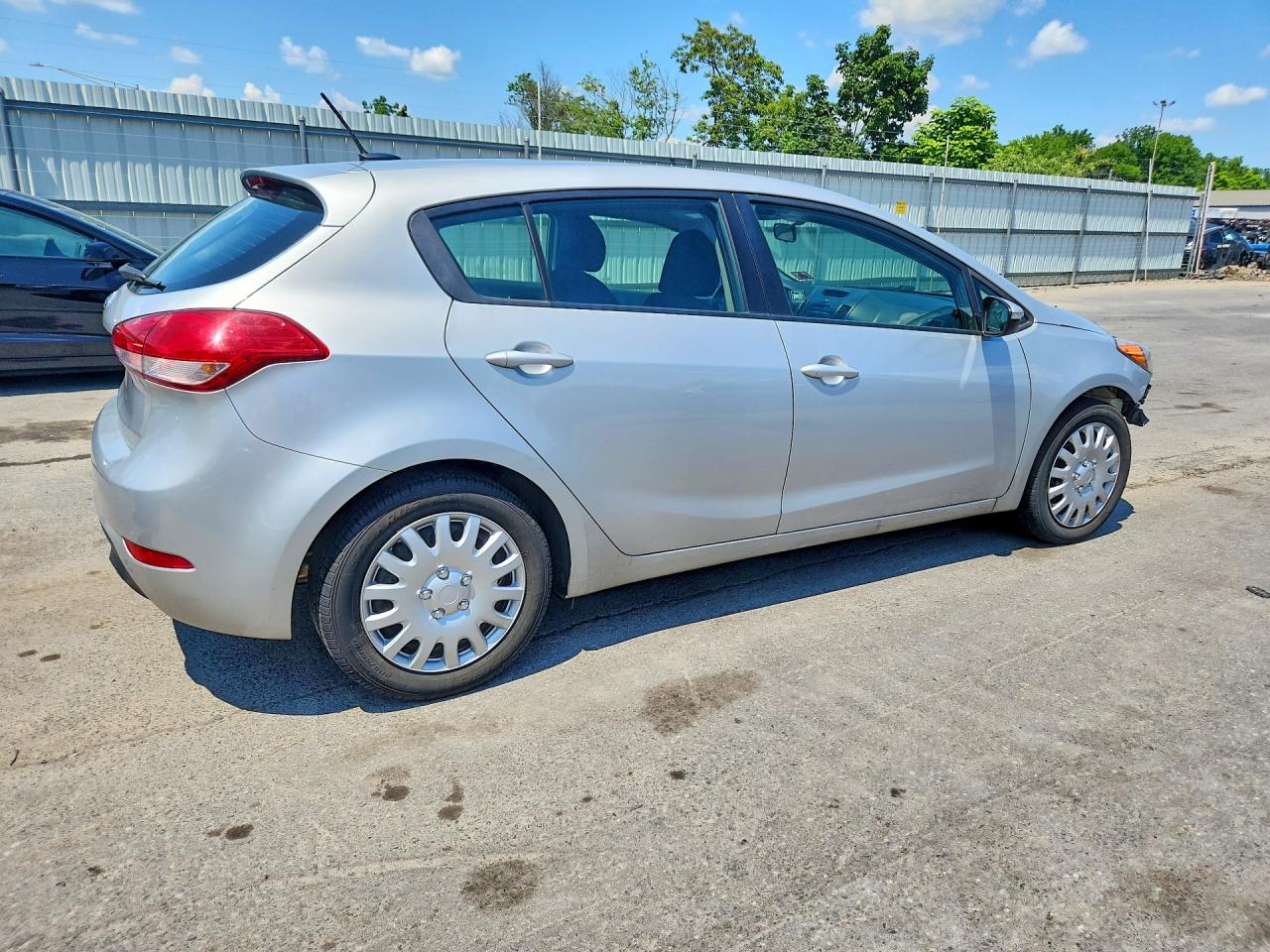 2016 Kia Forte Lx Серебряный vin: KNAFK5A83G5525165