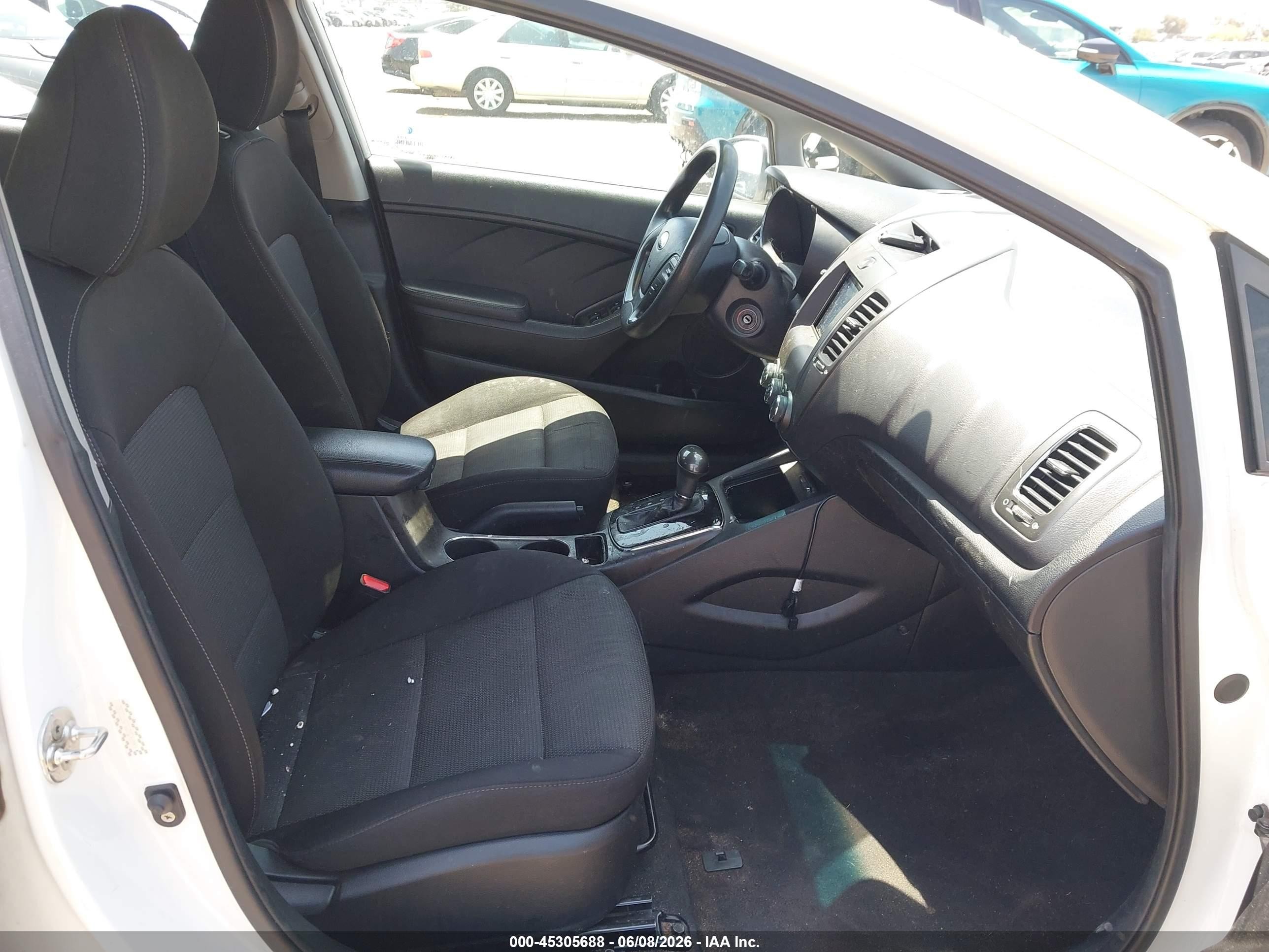 2018 Kia Forte Lx Белый vin: KNAFK5A85J5773182