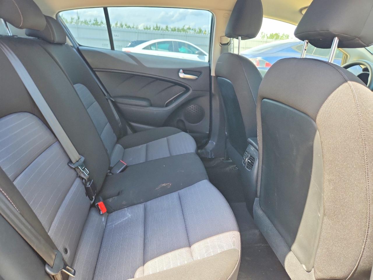 2015 Kia Forte Lx Черный vin: KNAFK5A8XF5365557