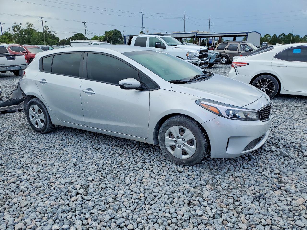 2017 Kia Forte5 Lx Silver vin: KNAFK5A8XH5692186
