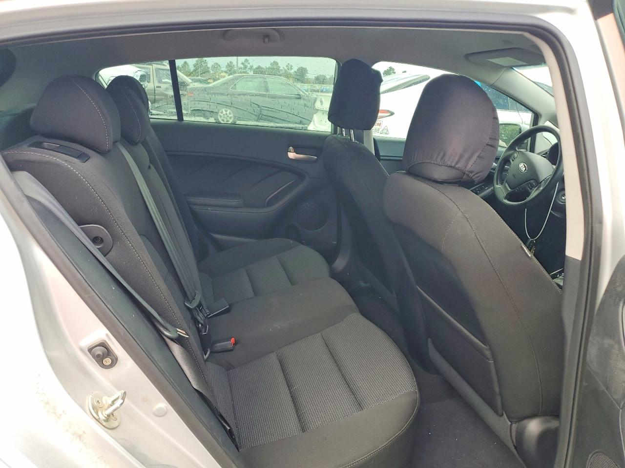 2017 Kia Forte5 Lx Silver vin: KNAFK5A8XH5692186